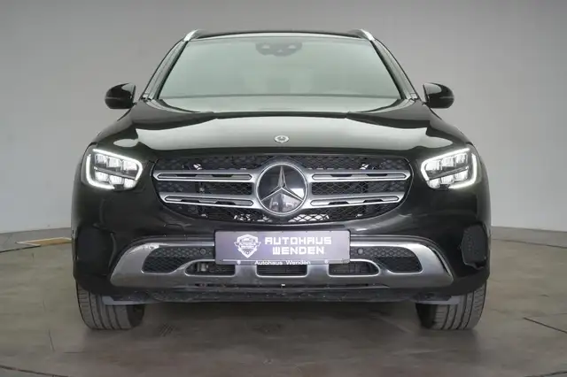 Mercedes-Benz GLC view 2