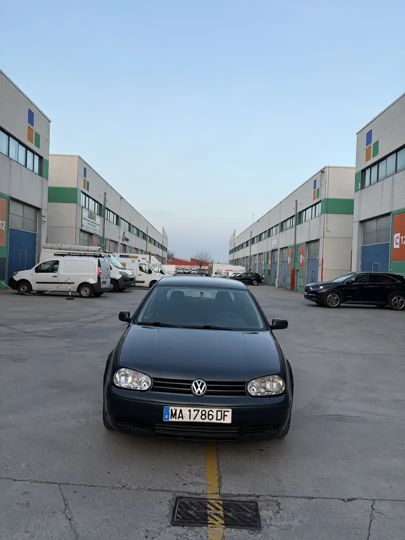 Volkswagen Golf 2.0 Highline Gris - 2