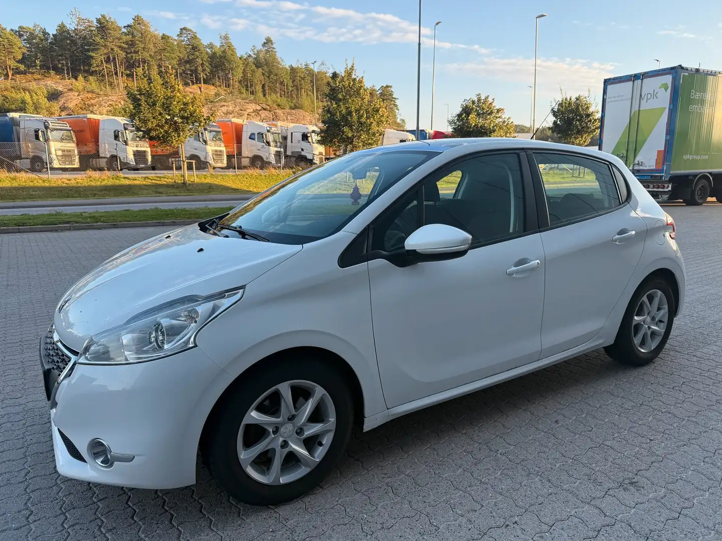 Peugeot 208 208 1.2 VTi 82ch BVM5 Active Blanc - 1
