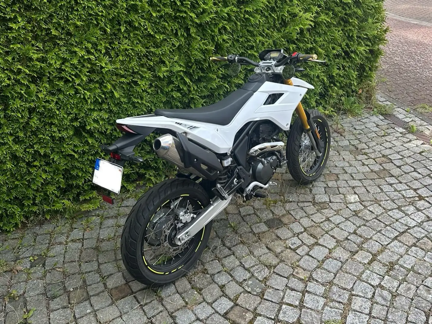 Online Bestia SM 125 Alb - 2