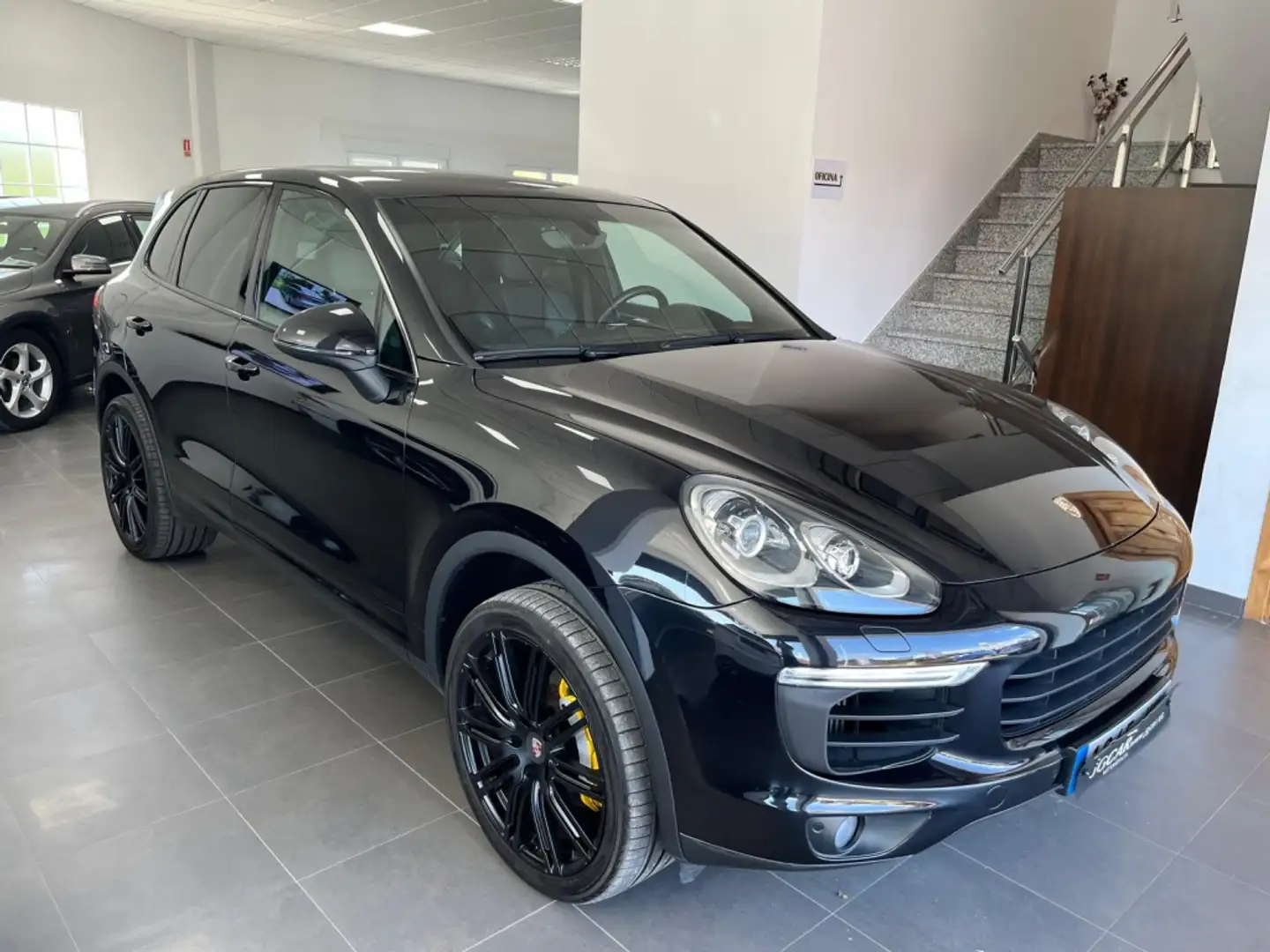 Porsche Cayenne Diesel Aut. Negro - 2
