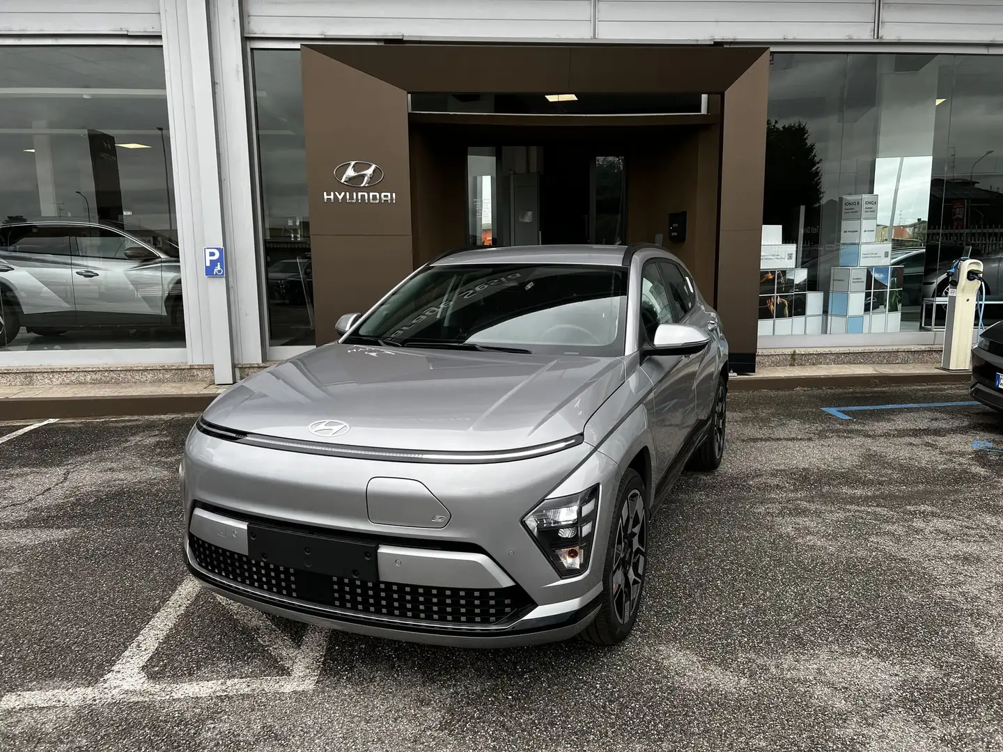 Hyundai KONA EV 64.8 KWh Exclusive + pompa di calore Argento - 1