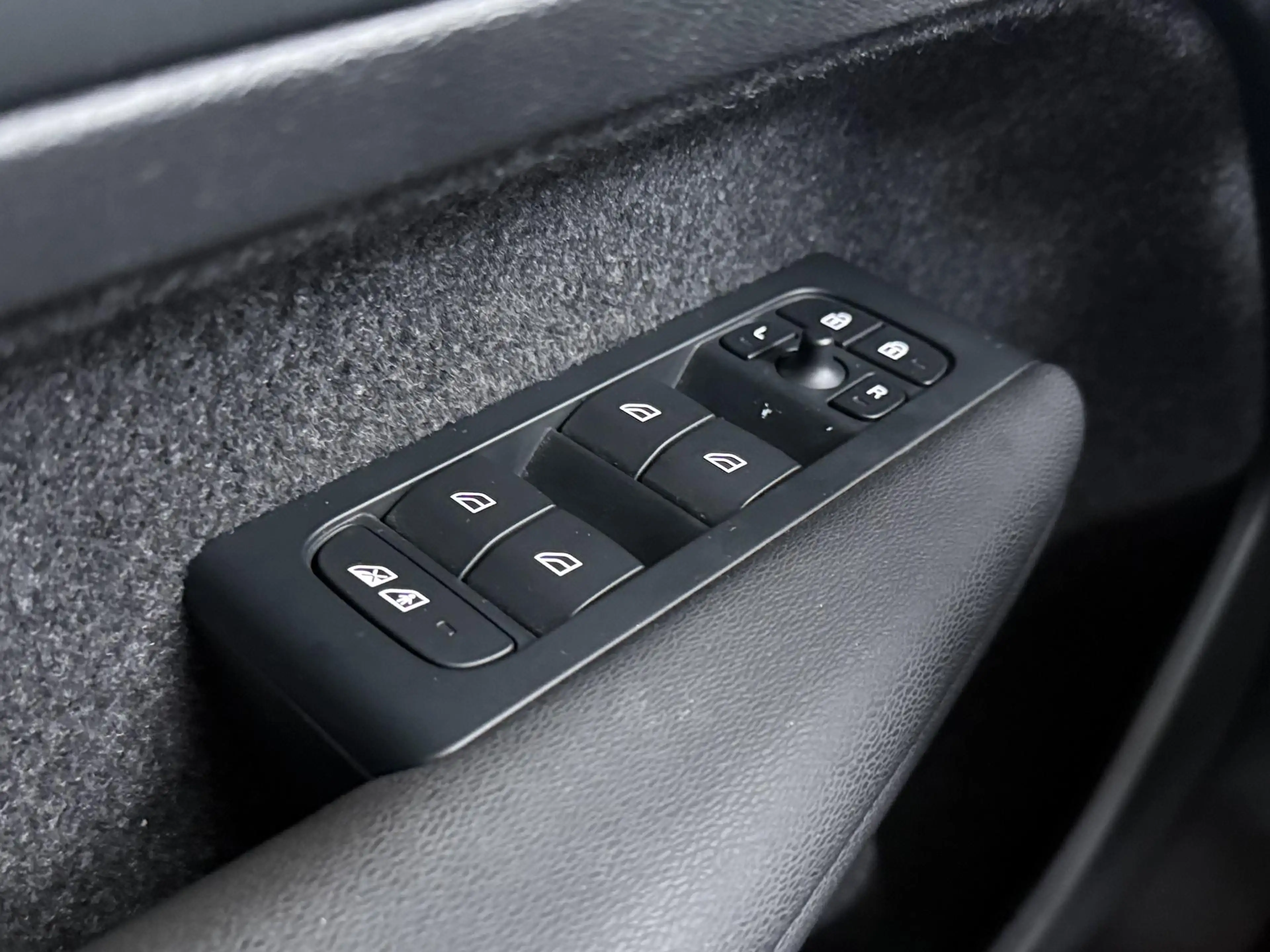 Volvo C40 Recharge Plus 69 kWh | Pilot Assist | Panoramadak — photo 28