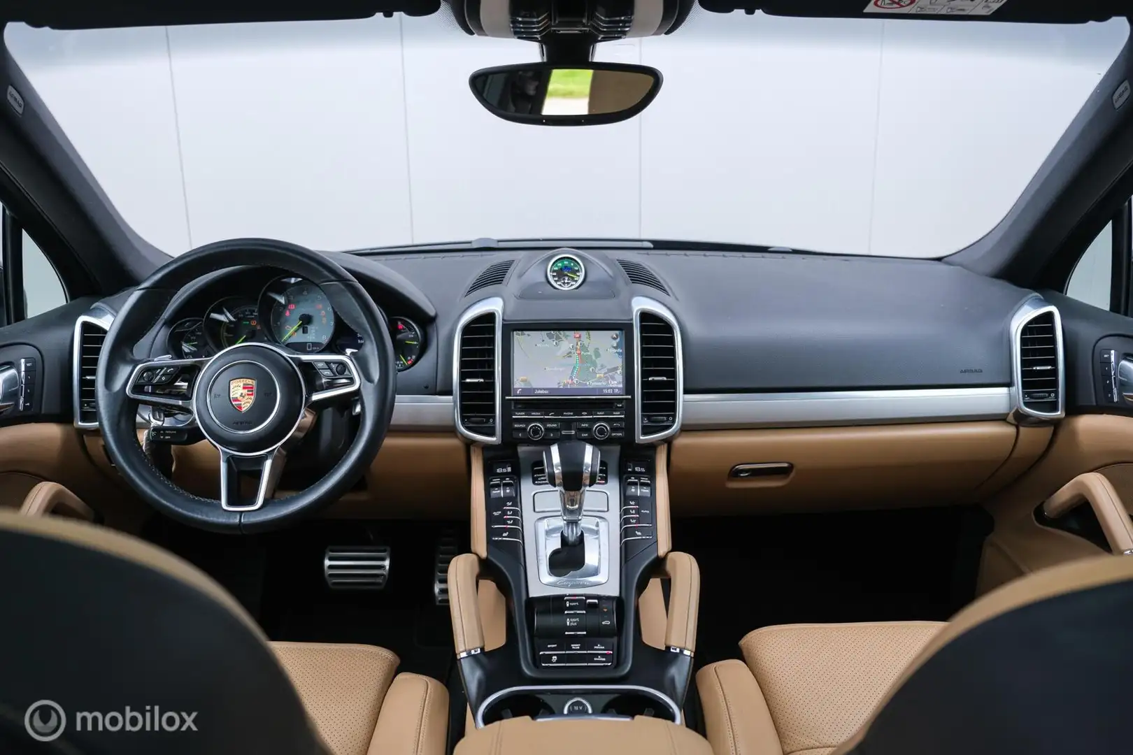 Porsche Cayenne 3.0 S E-Hybrid 416 pk | Sportchrono | Panorama | A Zwart - 2