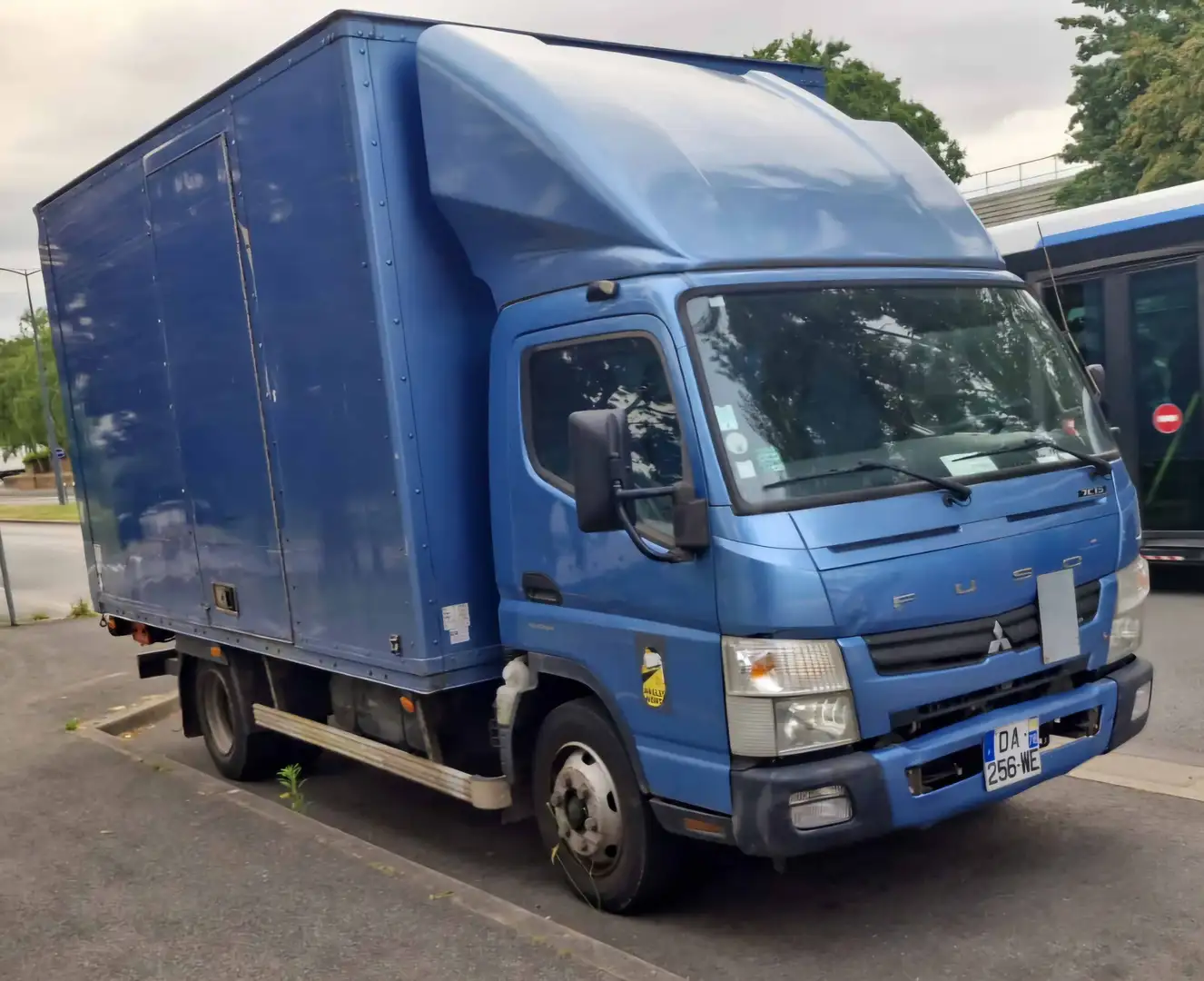 Mitsubishi Fuso Canter 7C15 Bleu - 1