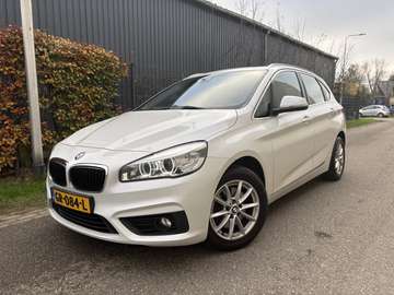 2-serie Active Tourer 220i Essential / AUTOMAAT /