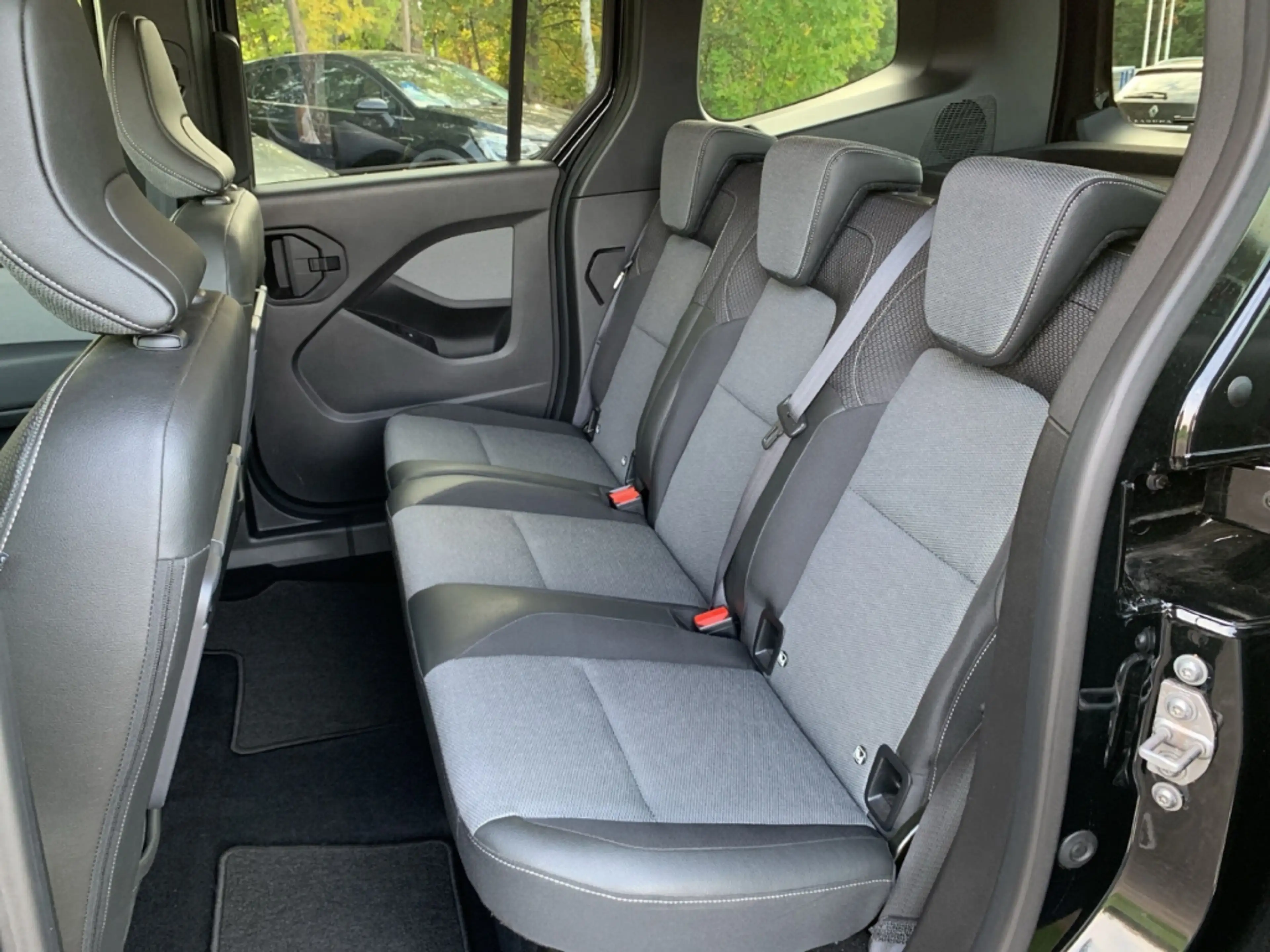 Renault Kangoo TECHNO TCe 130 Techno KLIMA+LED+PDC — photo 11