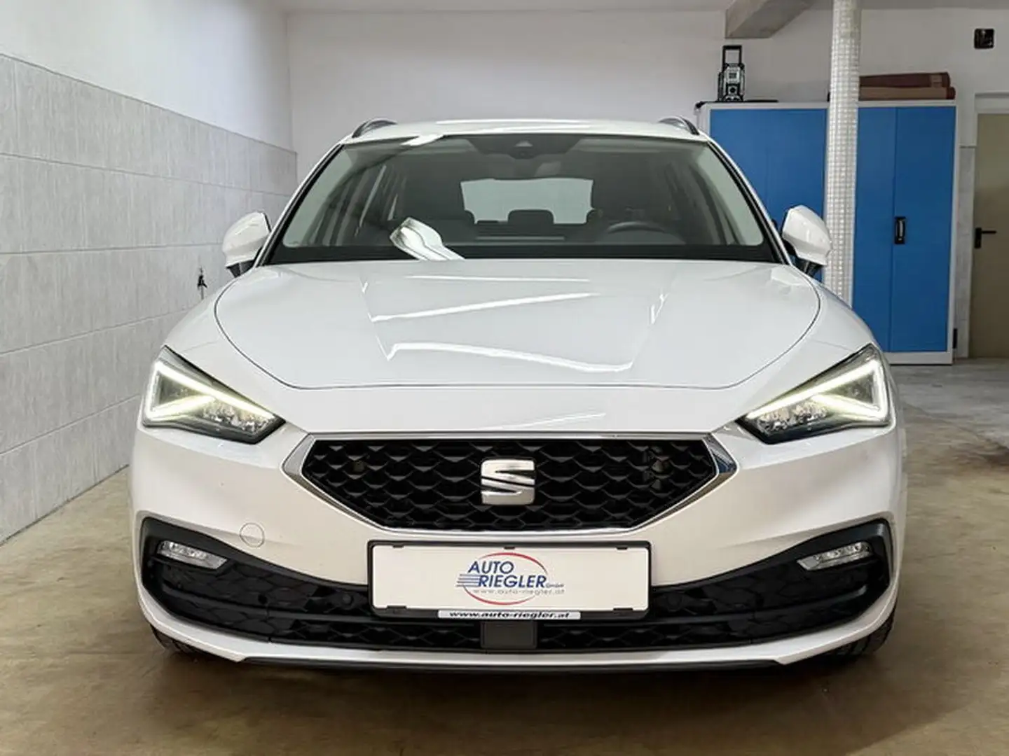 SEAT Leon Style 2,0TDI ''DSG-LED-Navi-Virtual-Temp-Alu'' Weiß - 2