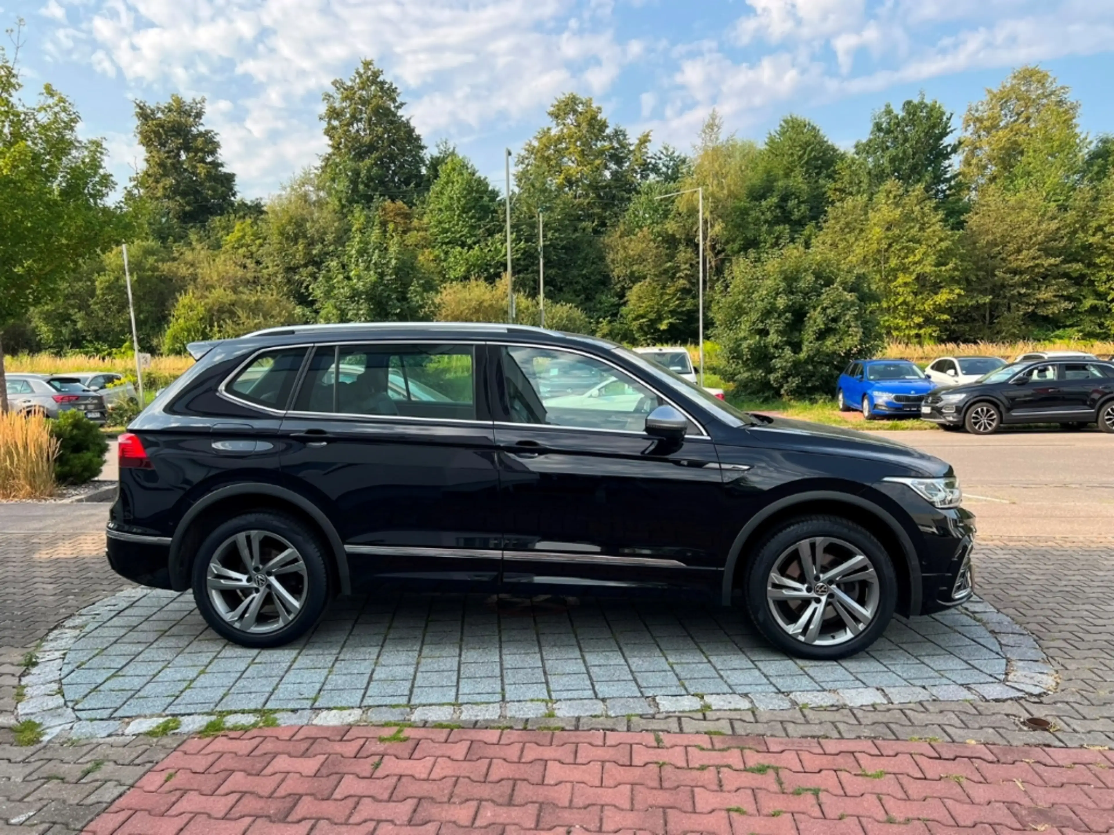 Volkswagen Tiguan Allspace 2.0TSI 4M DSG R-Line 7Sitz*ASSIST*1HD!!! — photo 5