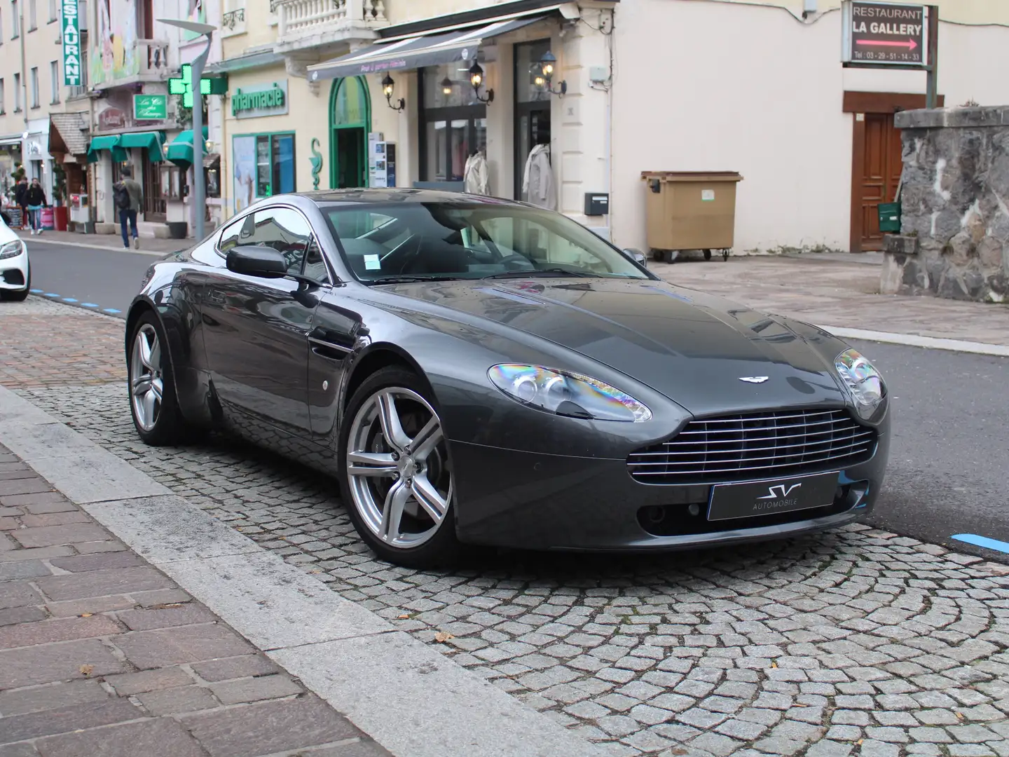 Aston Martin Vantage V8 Vantage Сірий - 1