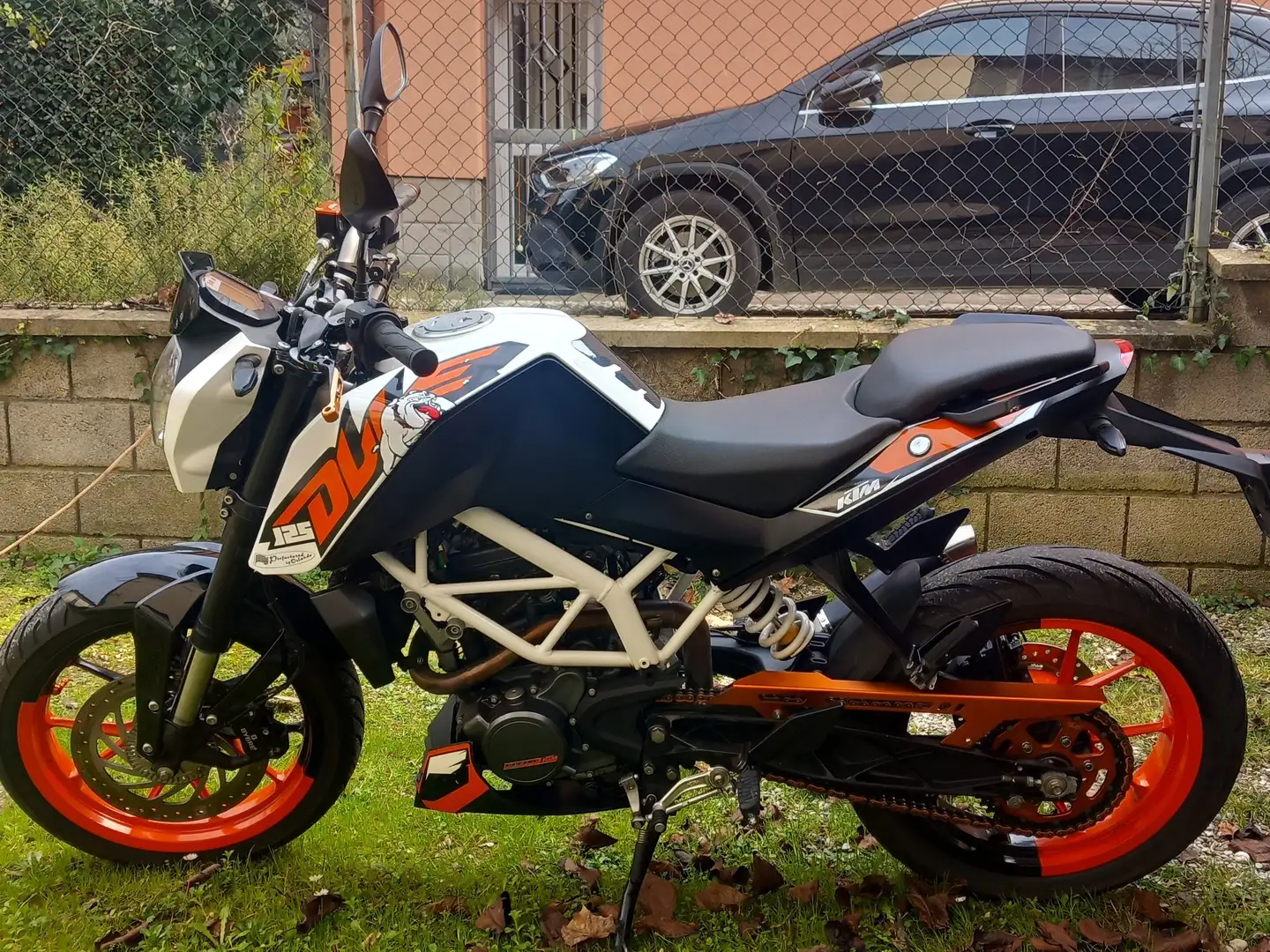 KTM 125 Duke Bianco - 1