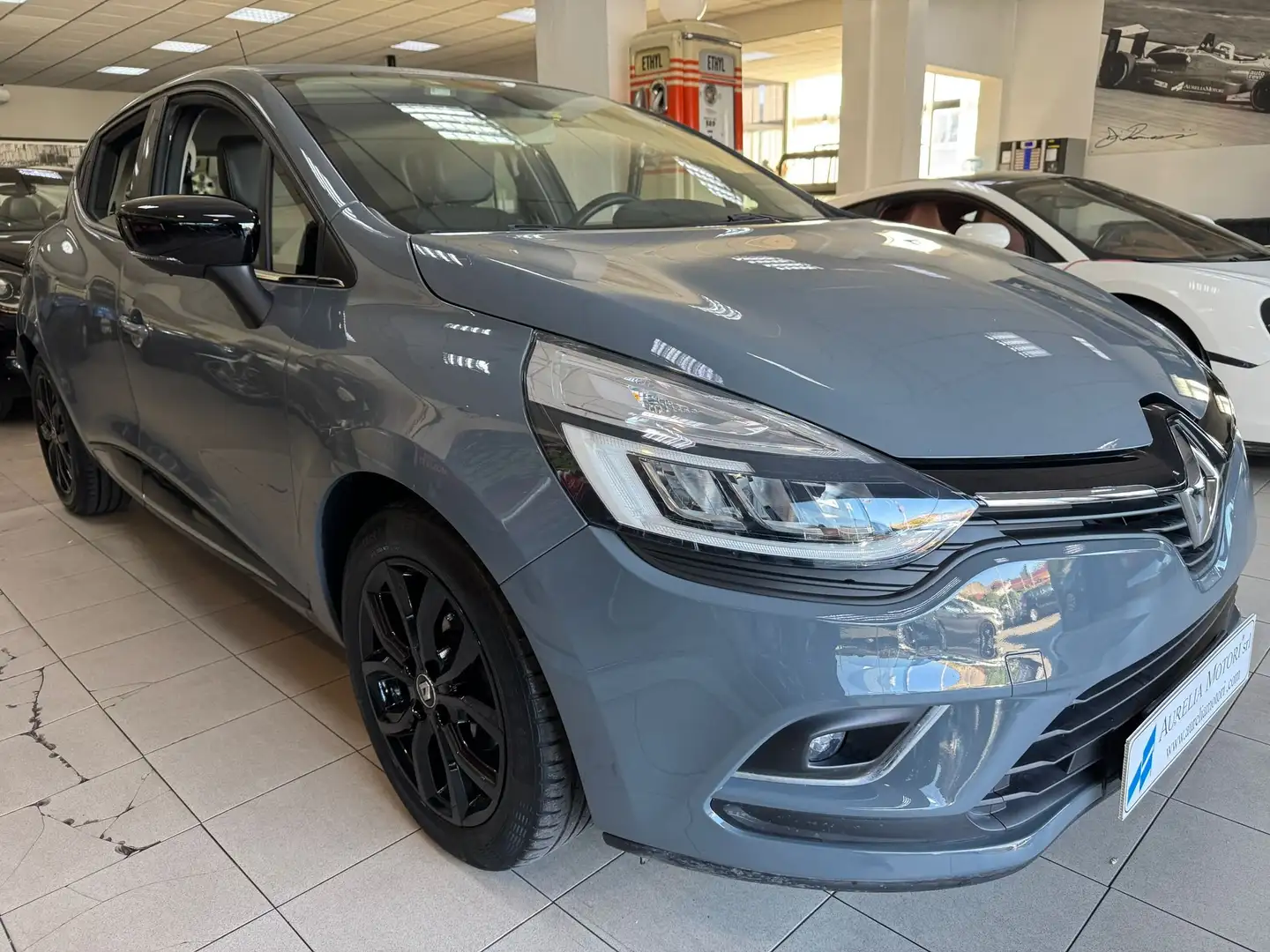 Renault Clio Clio 0.9 tce 75cv PARI AL NUOVO FULL OPT Grigio - 2