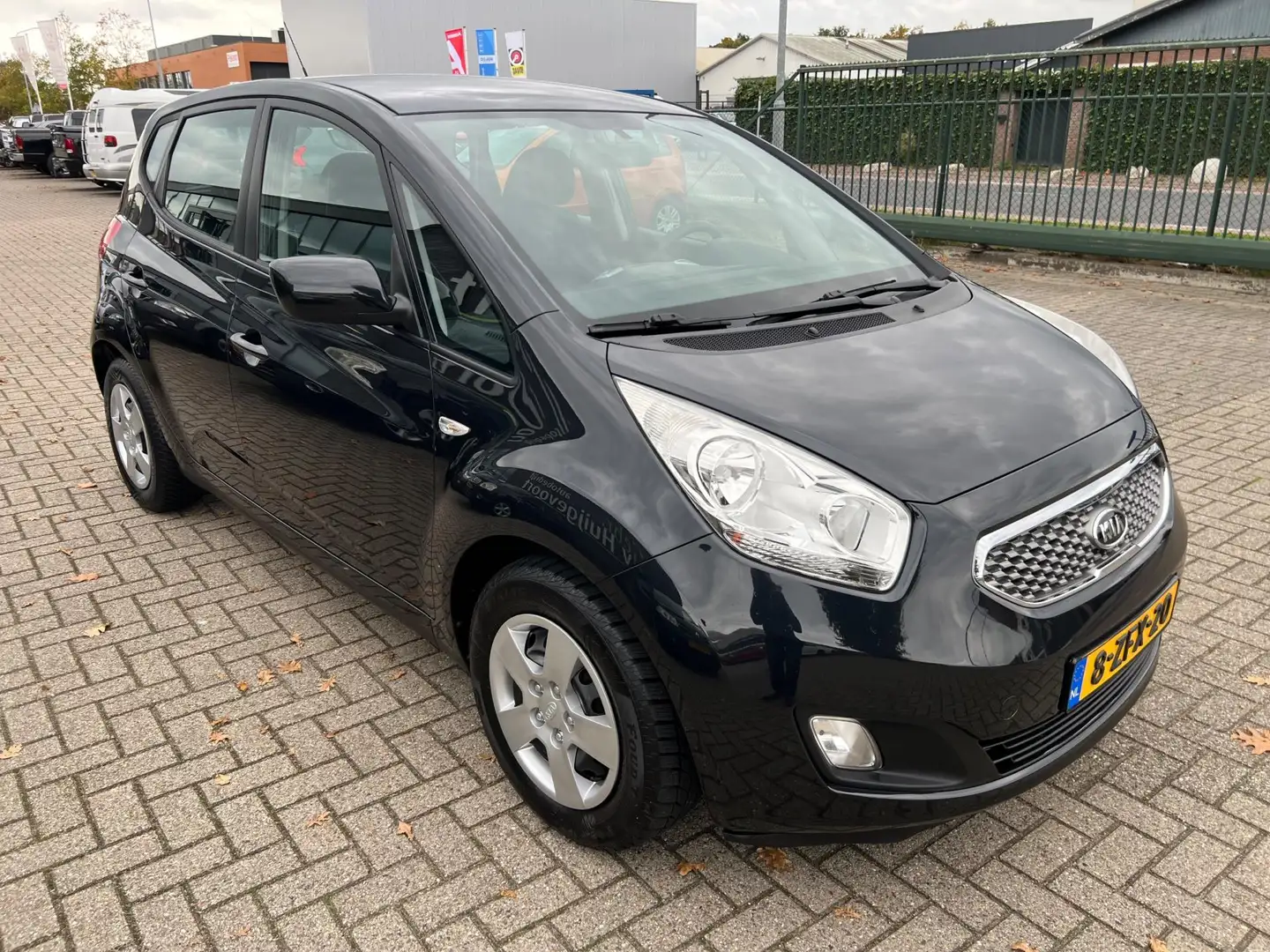 Kia Venga 1.4 CVVT Seven Zwart - 2