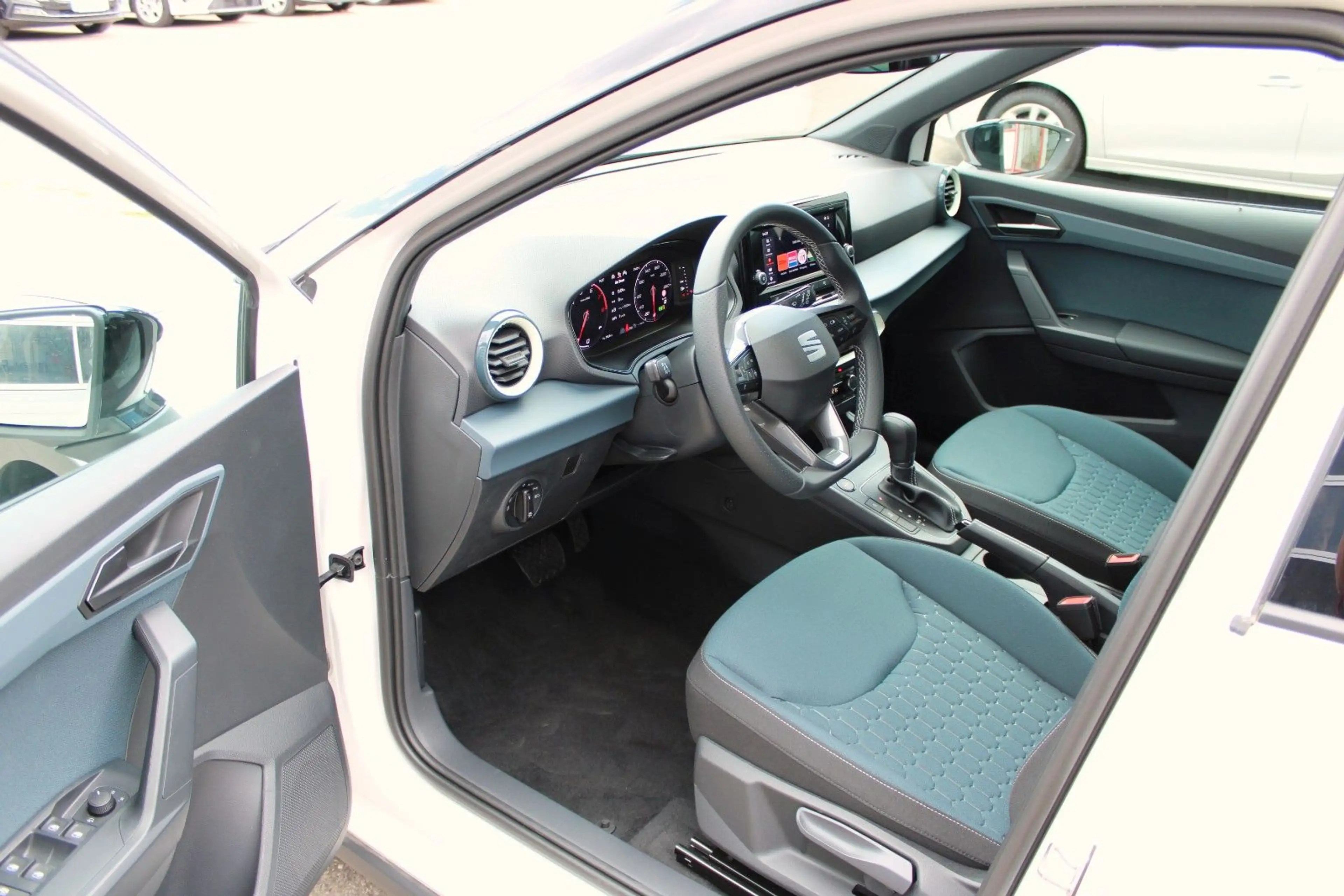 SEAT Arona 1.5 TSI DSG Style, Kamera, Full Link — photo 6