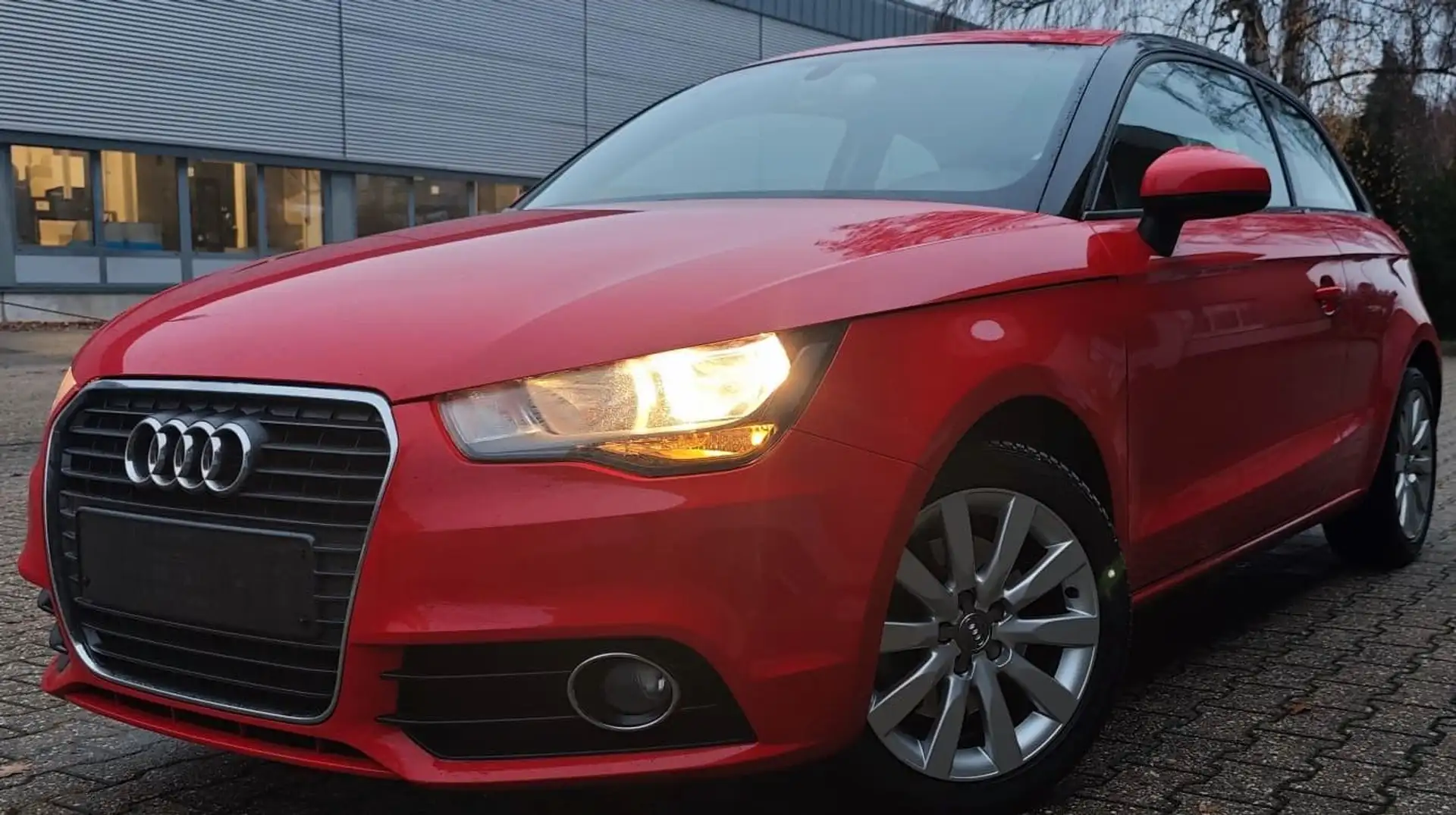 Audi A1 ambition AUTOMATIK/PDC/TÜV-NEU/ Rot - 2