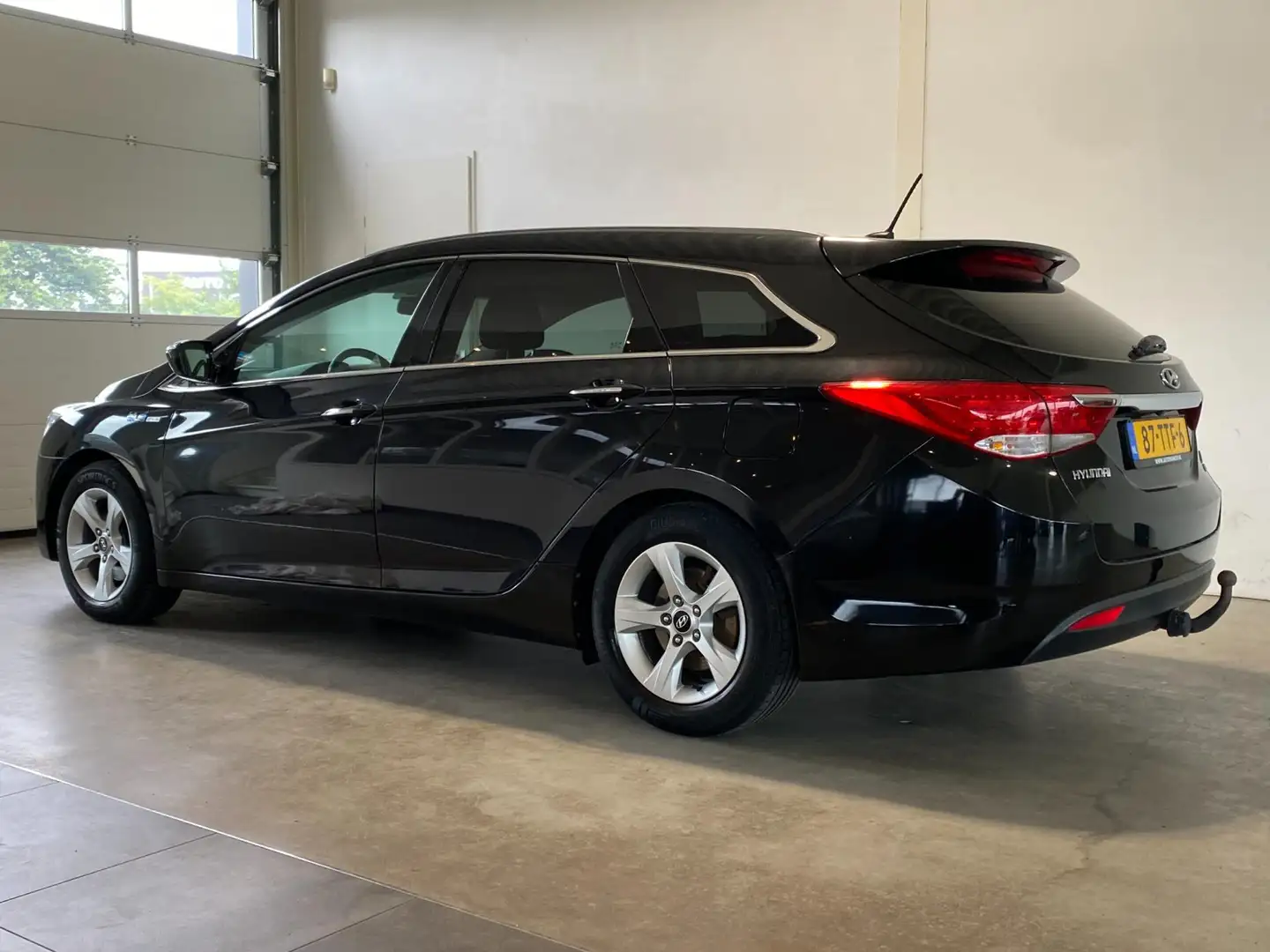 Hyundai i40 Wagon 1.6 GDI 135PK Trekhaak NAP Zwart - 2