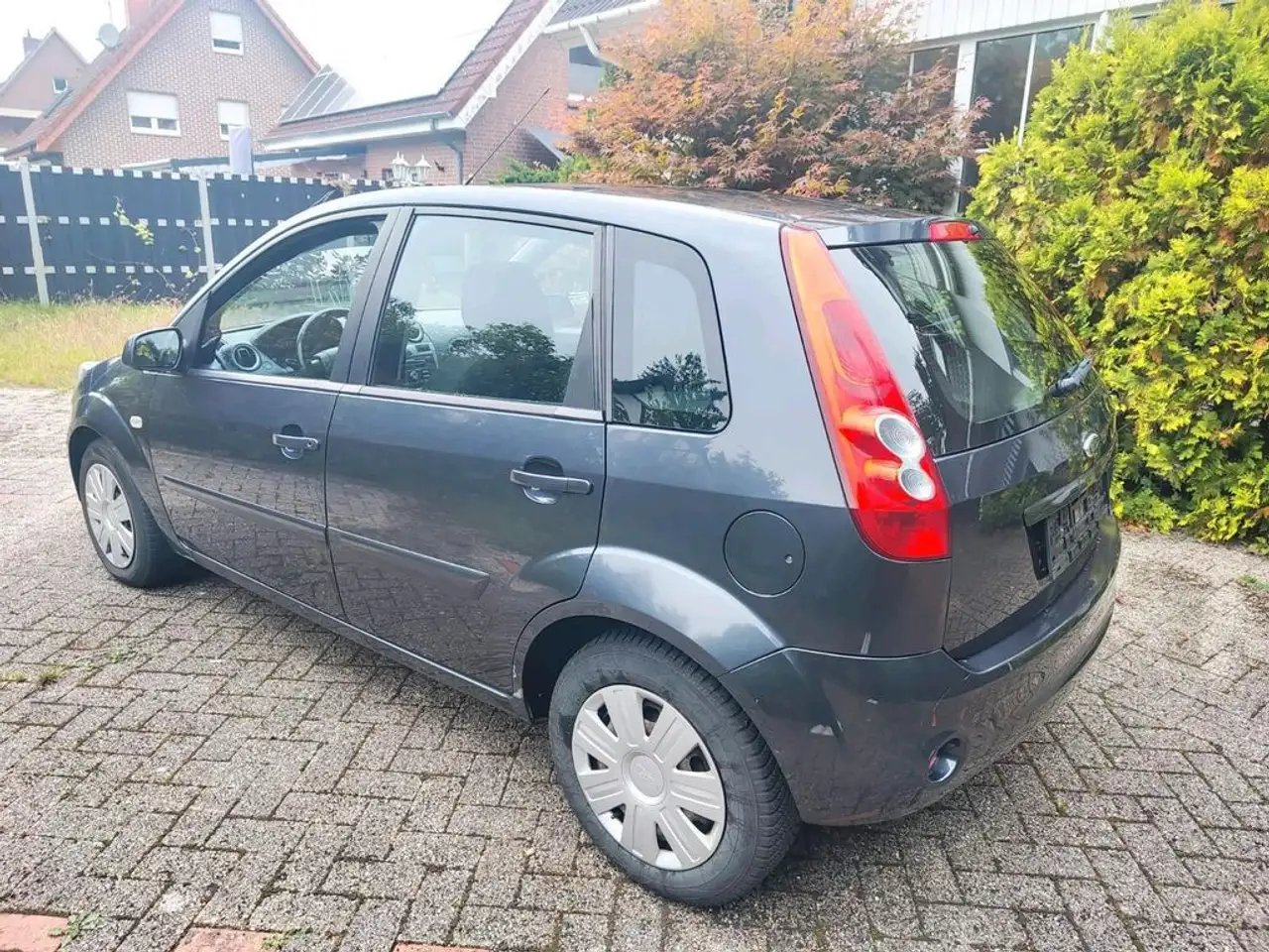 Ford Fiesta 1.2i Ghia, foto 4