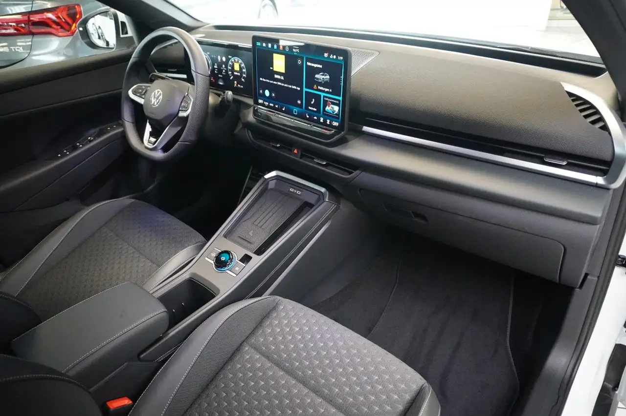 Volkswagen T-Roc R-Line 1.5 eTSI DSG*AHK*ACC*MATRIX*KAMERA* 9