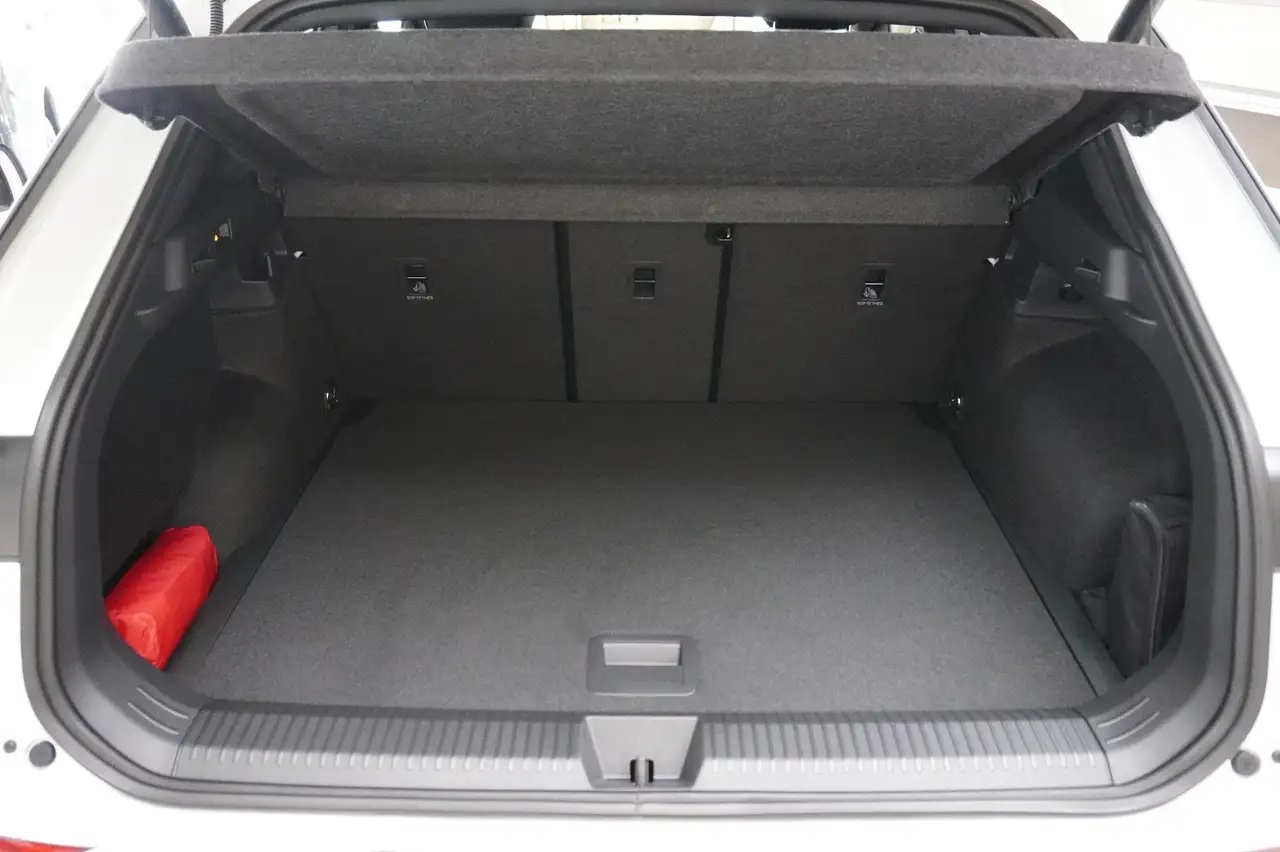Volkswagen T-Roc R-Line 1.5 eTSI DSG*AHK*ACC*MATRIX*KAMERA* 17