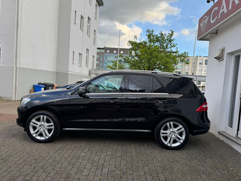 Mercedes-Benz ML 350 CDI BlueTec 4MATIC*SD*Distronic*Comand* — photo 6