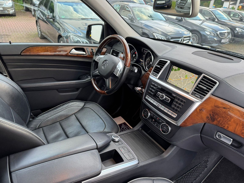 Mercedes-Benz ML 350 CDI BlueTec 4MATIC*SD*Distronic*Comand* — photo 11