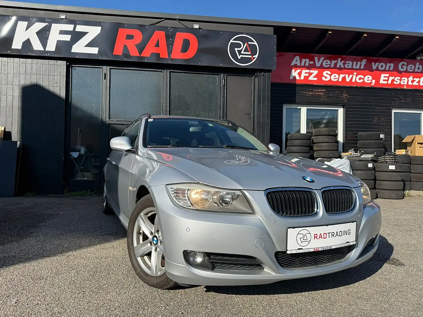 BMW 316 d Touring *NAVI* *SHZ* *PDC* Silber - 2