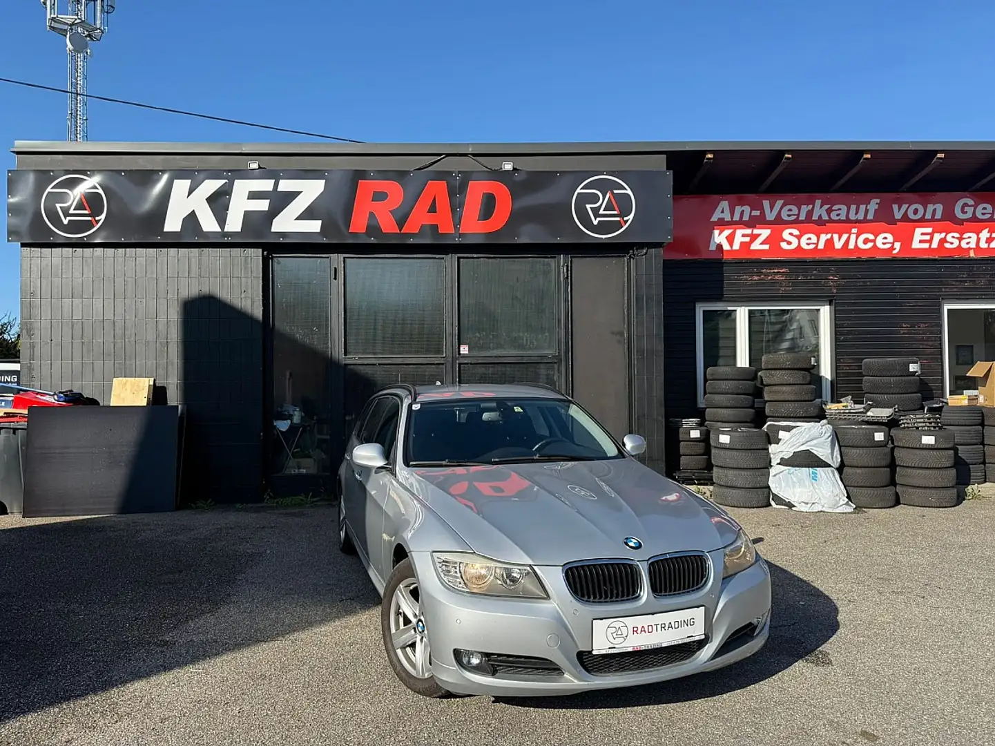 BMW 316 d Touring *NAVI* *SHZ* *PDC* Silber - 1