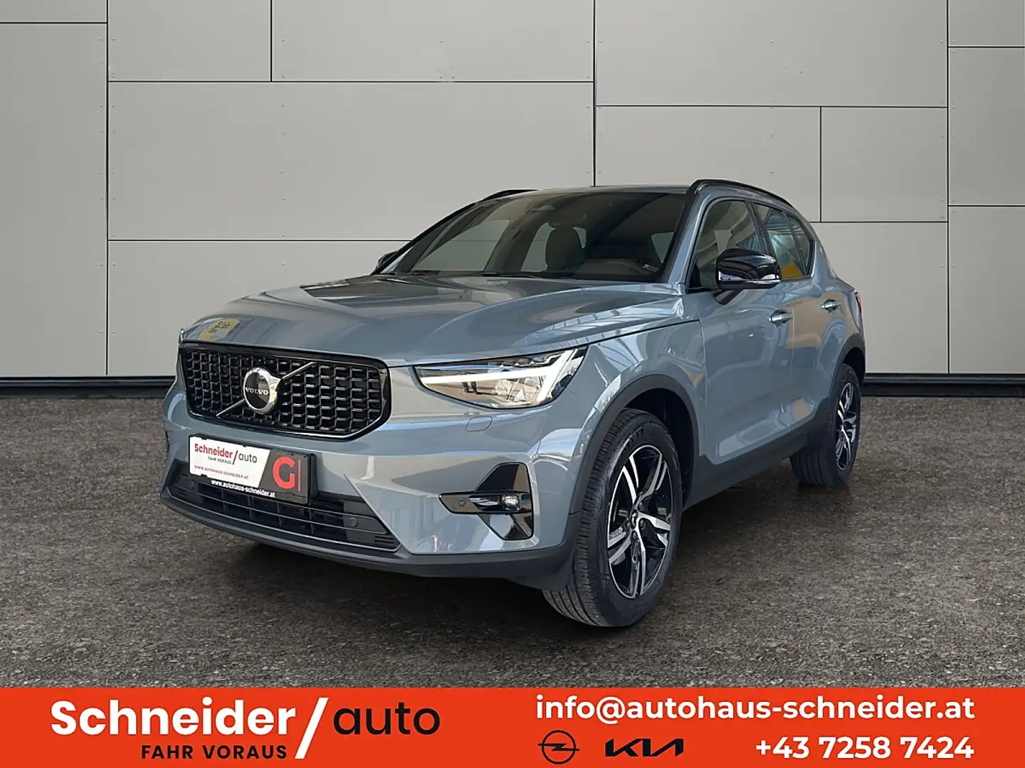 Volvo XC40 B3 Plus Dark Aut. Grau - 1