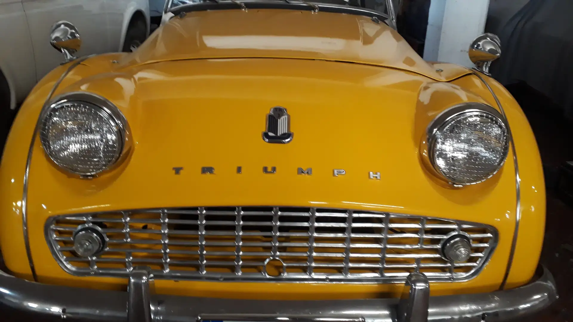 Triumph TR3 žuta - 1