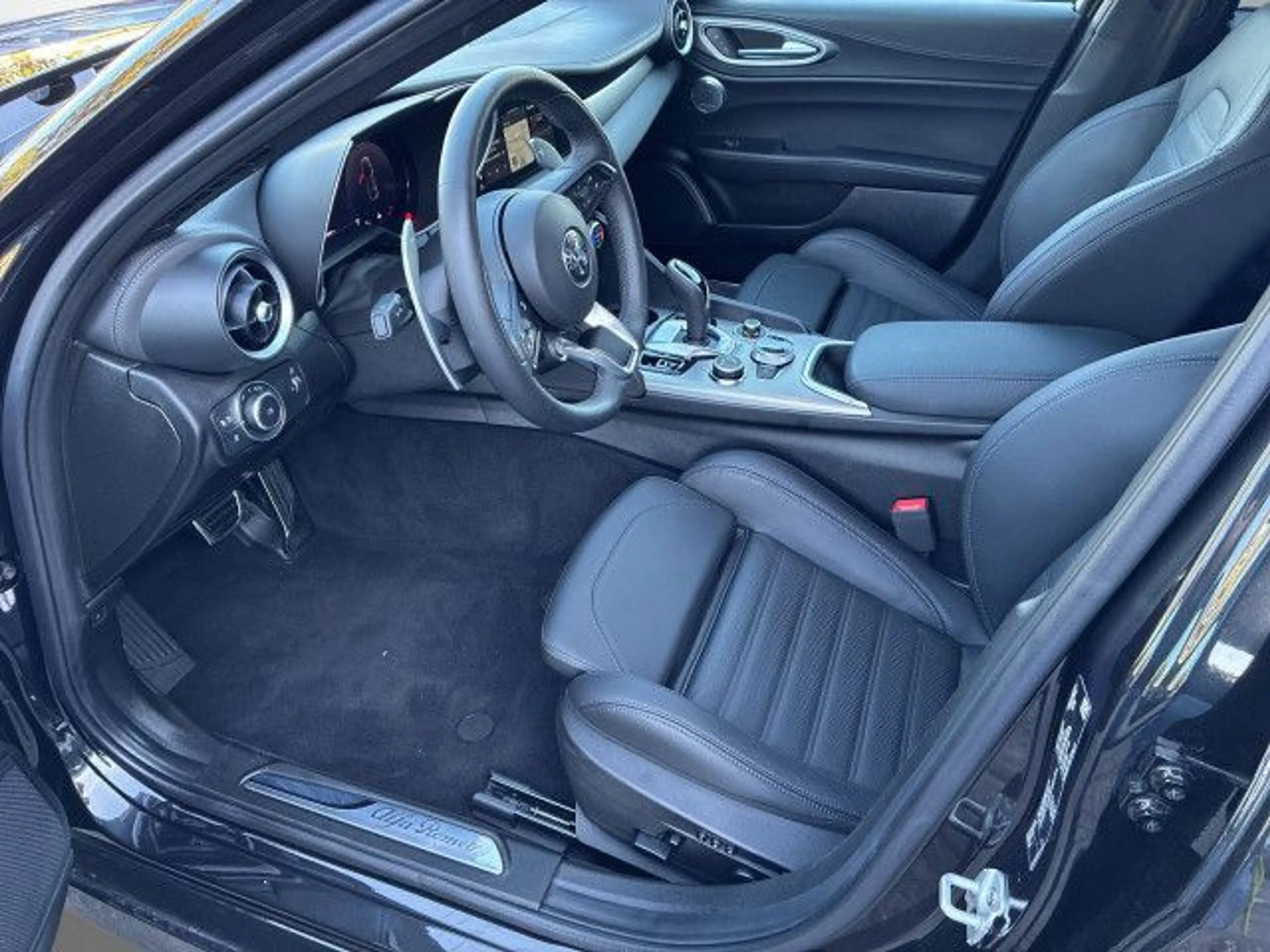 Alfa Romeo Giulia 2.0 Turbo Q4 Veloce Automatik PremiumP Tech — photo 12