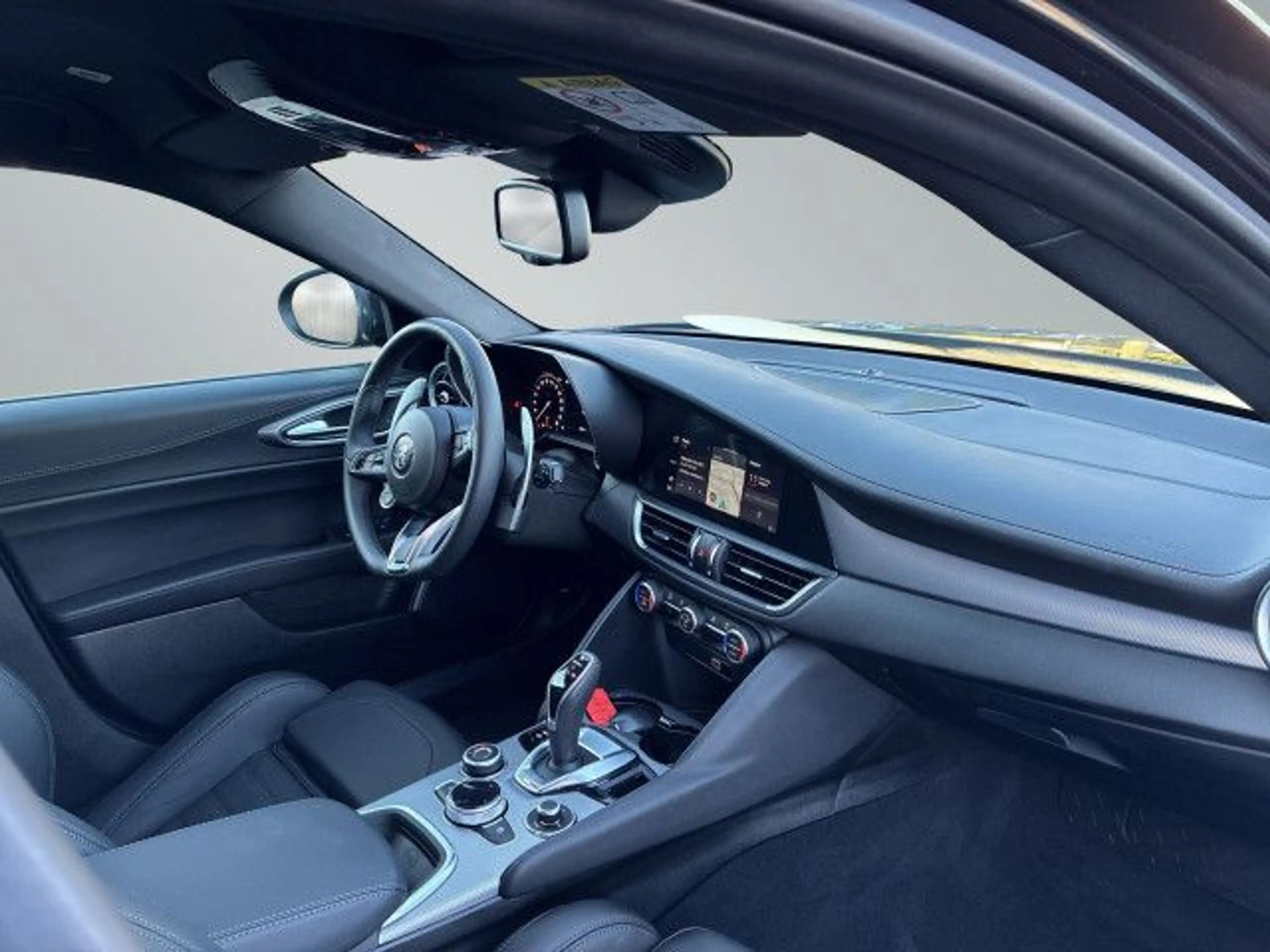 Alfa Romeo Giulia 2.0 Turbo Q4 Veloce Automatik PremiumP Tech — photo 11