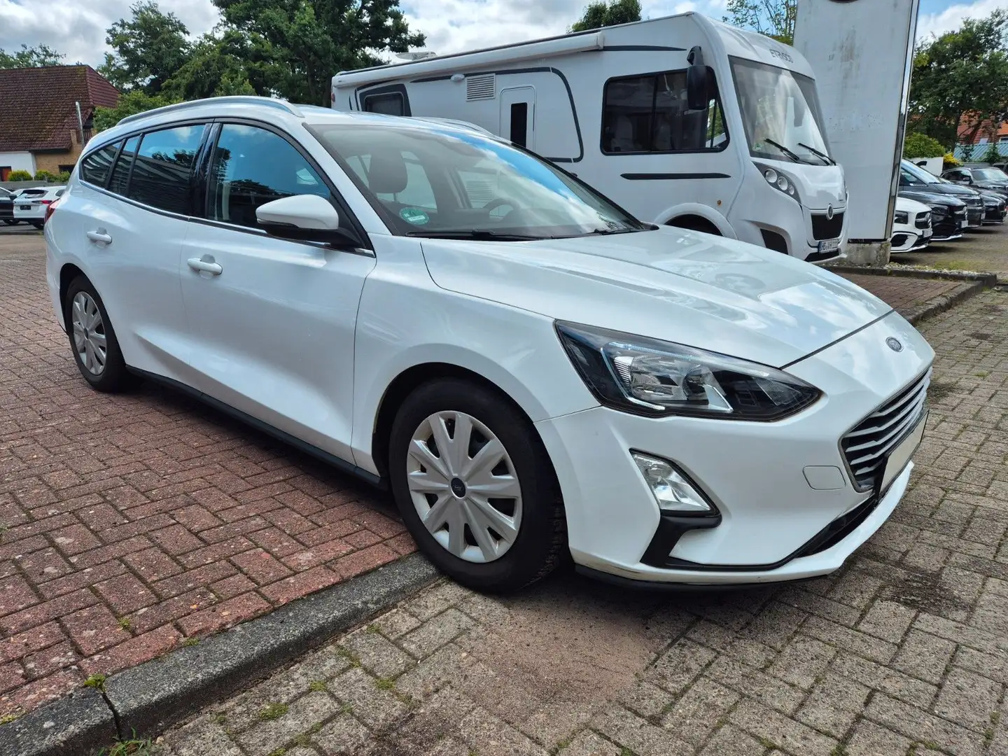 Ford Focus Turnier Automatic MOTORSCHADEN Bianco - 2