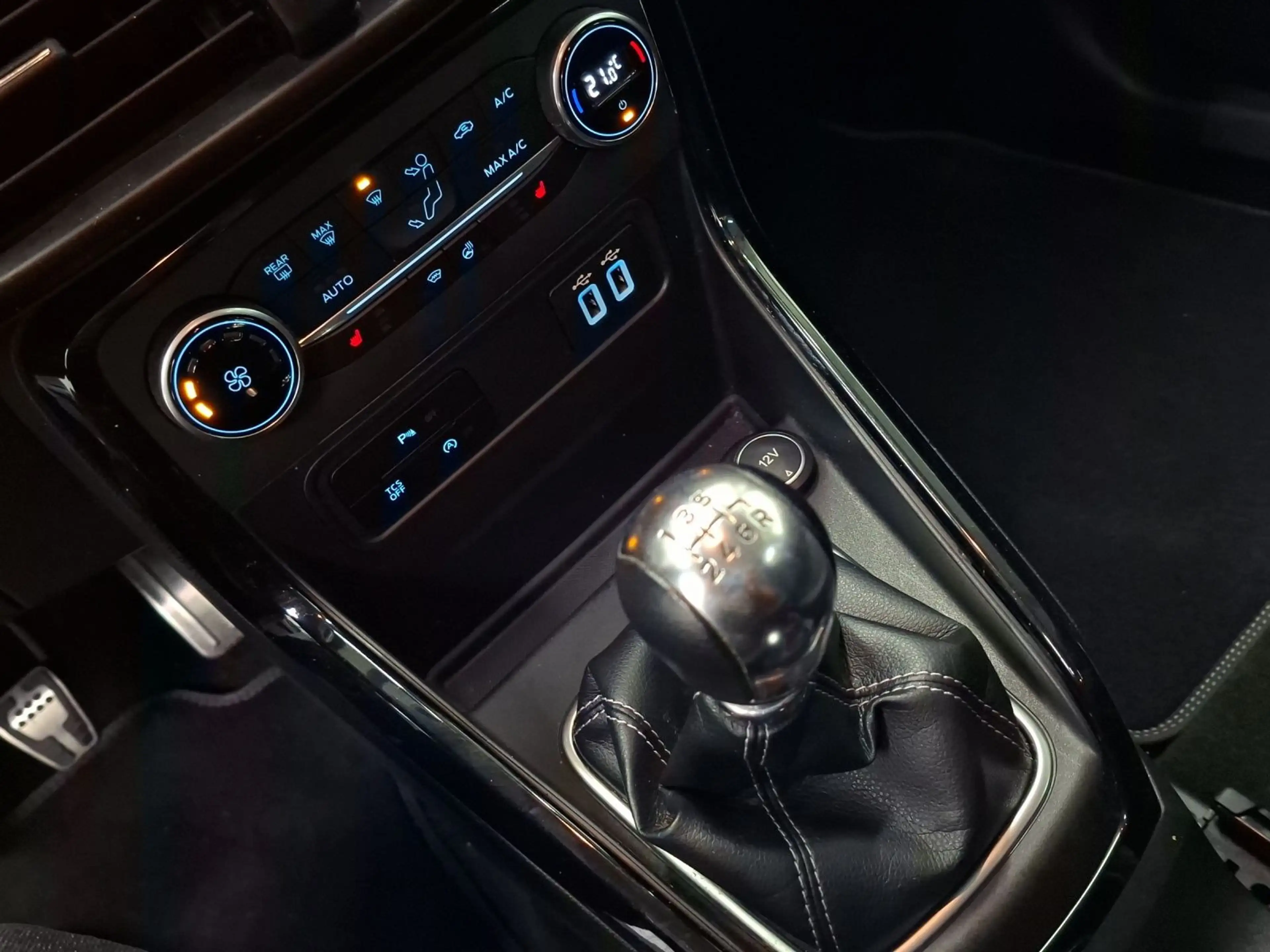Ford EcoSport 1.0 EcoBoost ST-LINE LM18 B&O — photo 11
