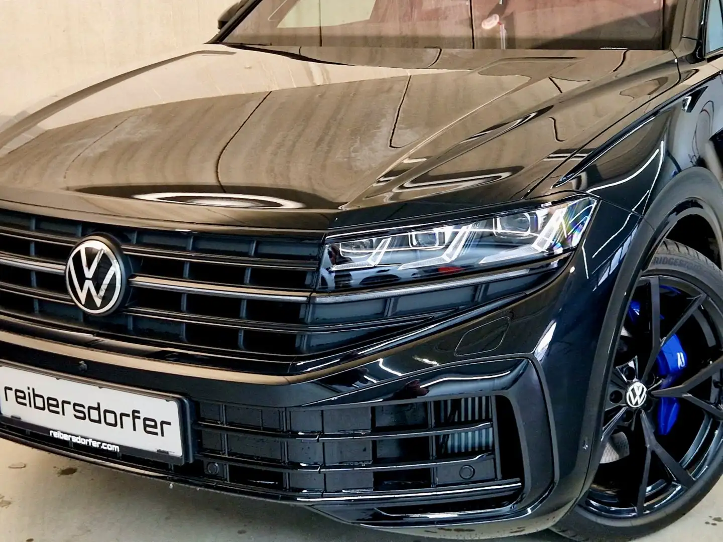 Volkswagen Touareg R eHybrid TSI 4MOTION Schwarz - 2