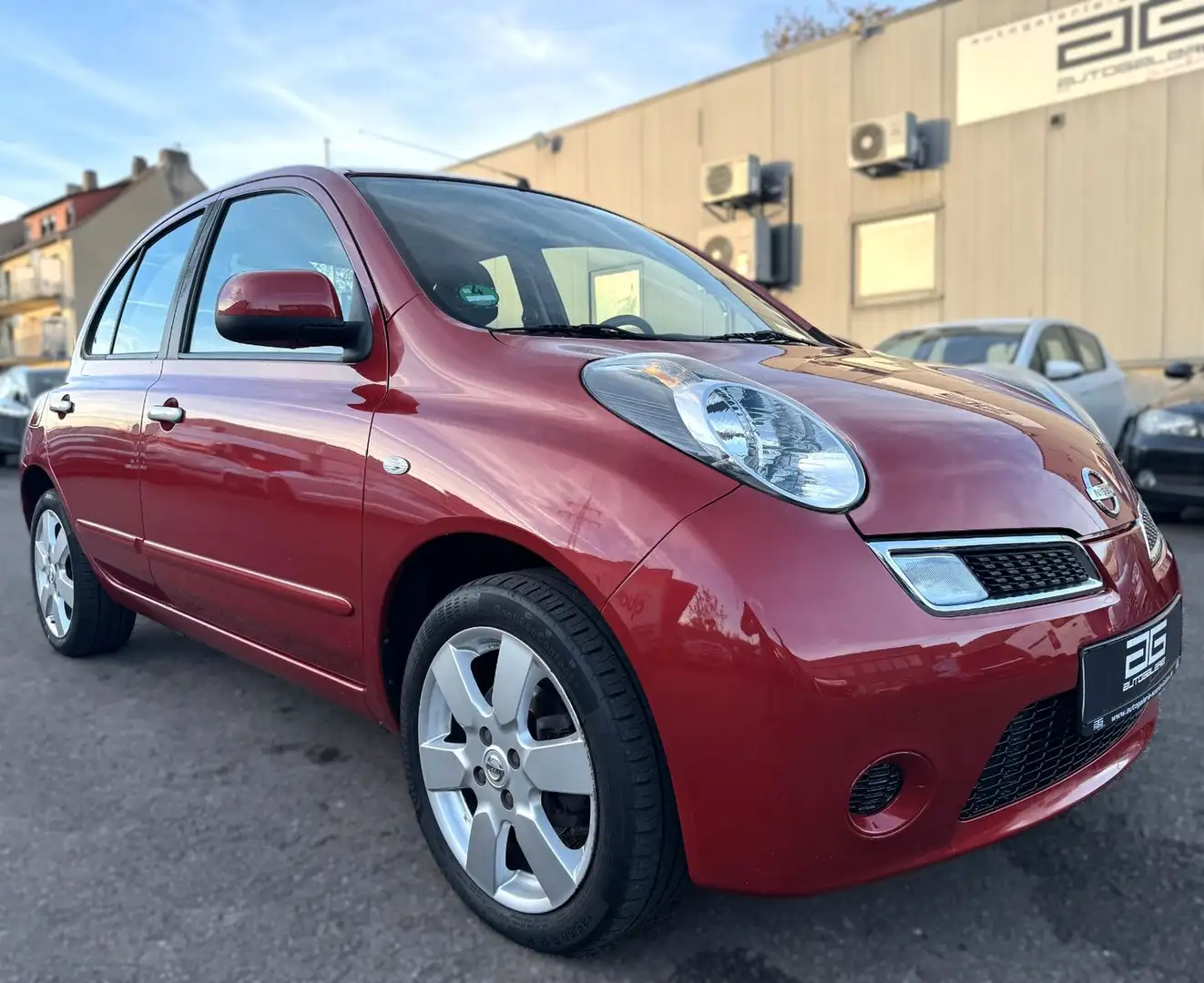 Nissan Micra Automatik *1.Hand/Navi/Klima/PDC/5-Türig* Rot - 1