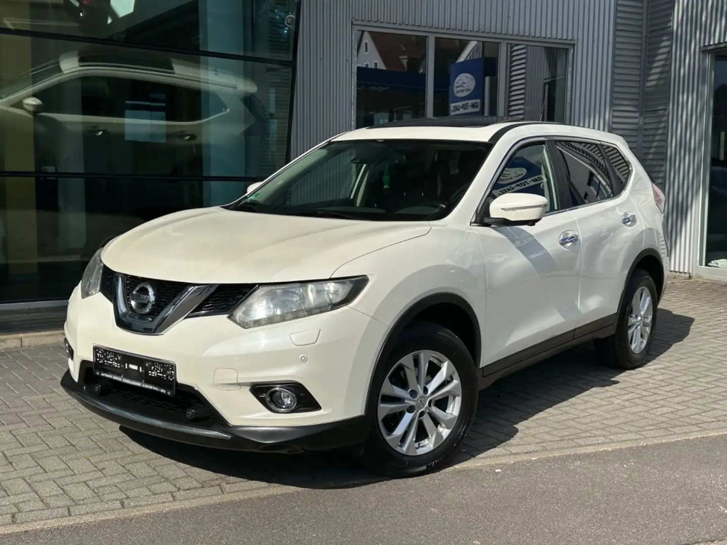 Nissan X-Trail 1.6dCi 360° Kam. PDC MFL Pano Navi DAB Blanc - 1