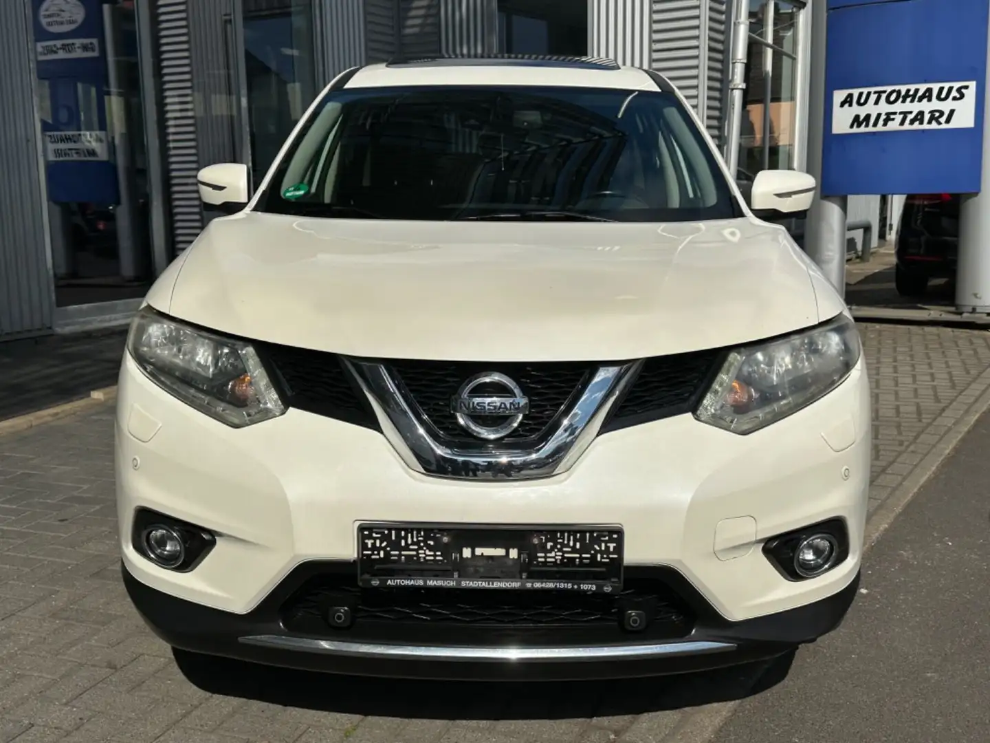 Nissan X-Trail 1.6dCi 360° Kam. PDC MFL Pano Navi DAB Blanc - 2