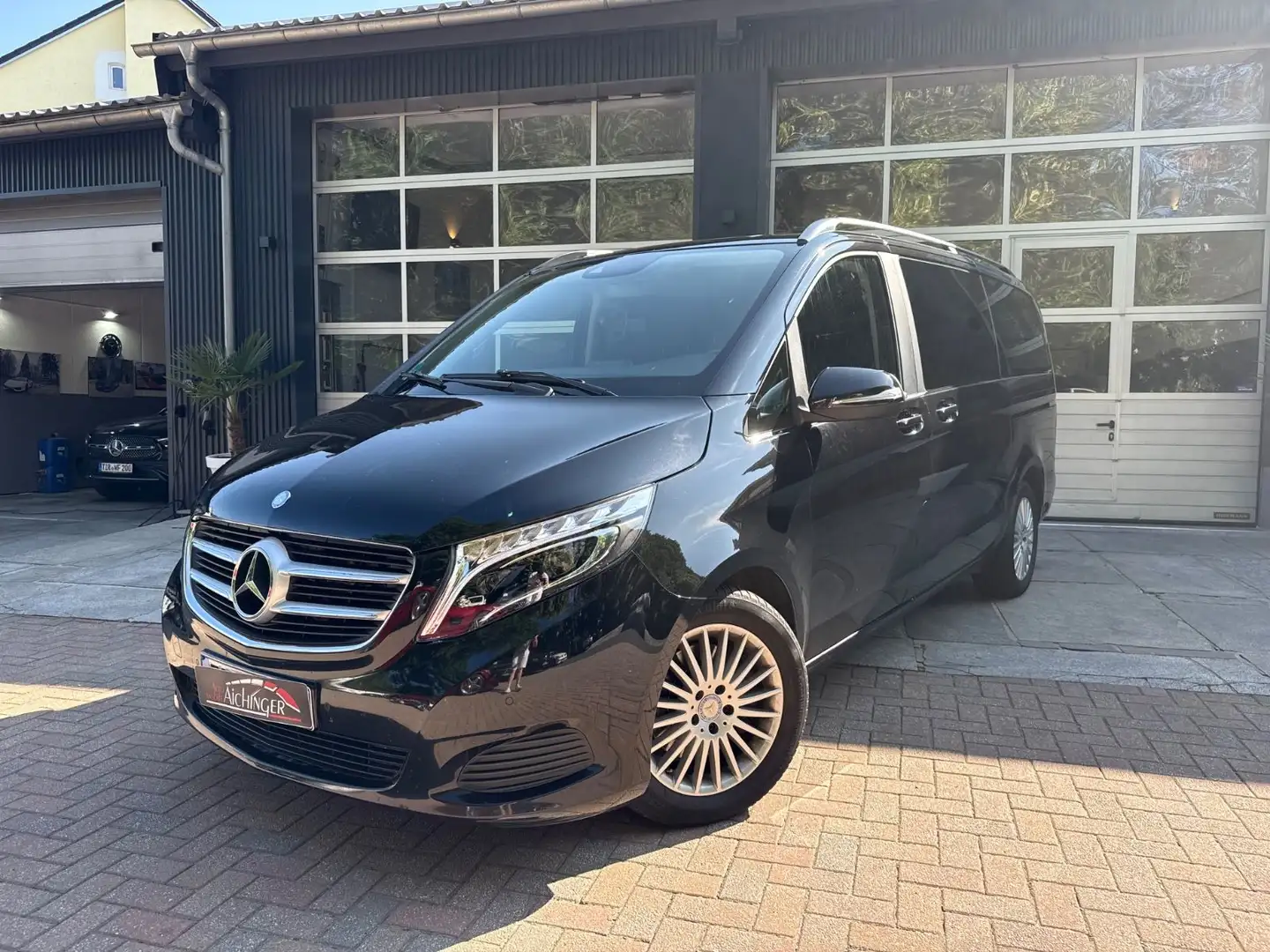 Mercedes-Benz V 220 EDITION lang LED 3.Hand 4-Zonen Klima Schwarz - 1