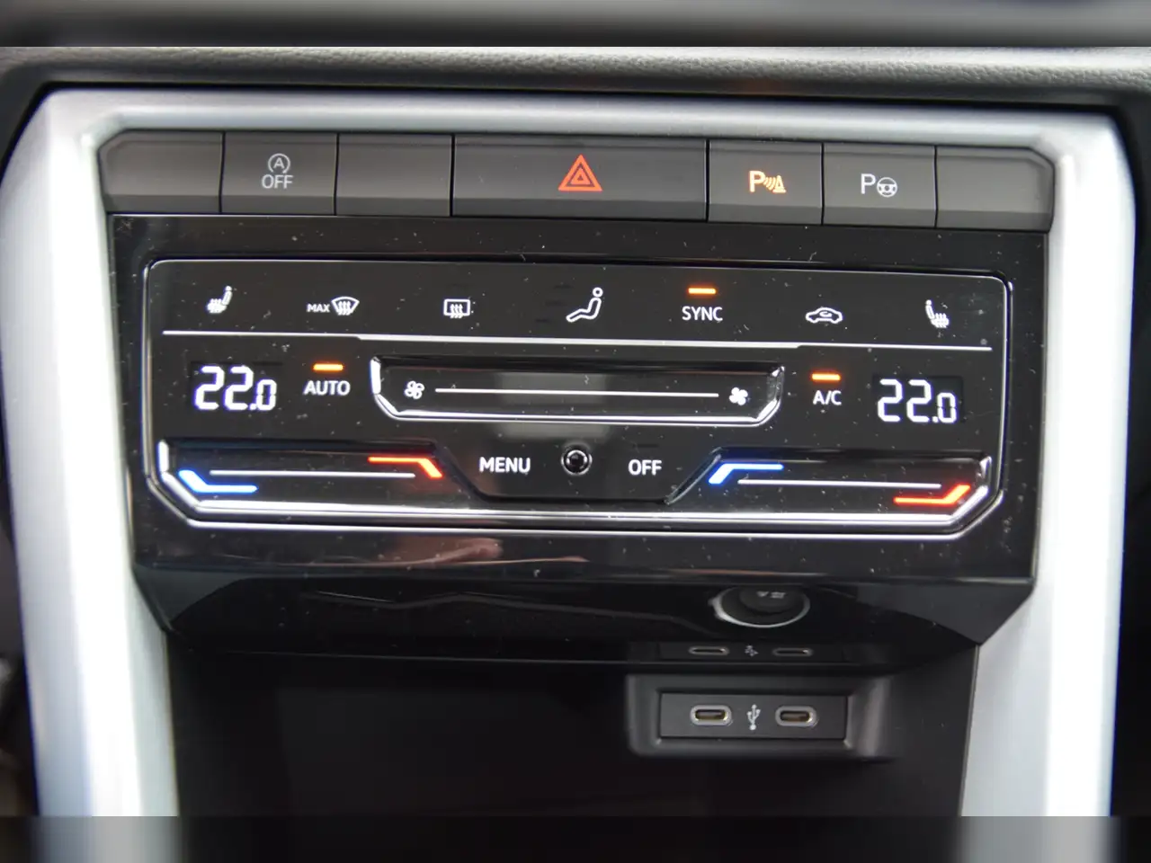 Volkswagen T-Roc TSI Goal AHK - LED - Navi 17