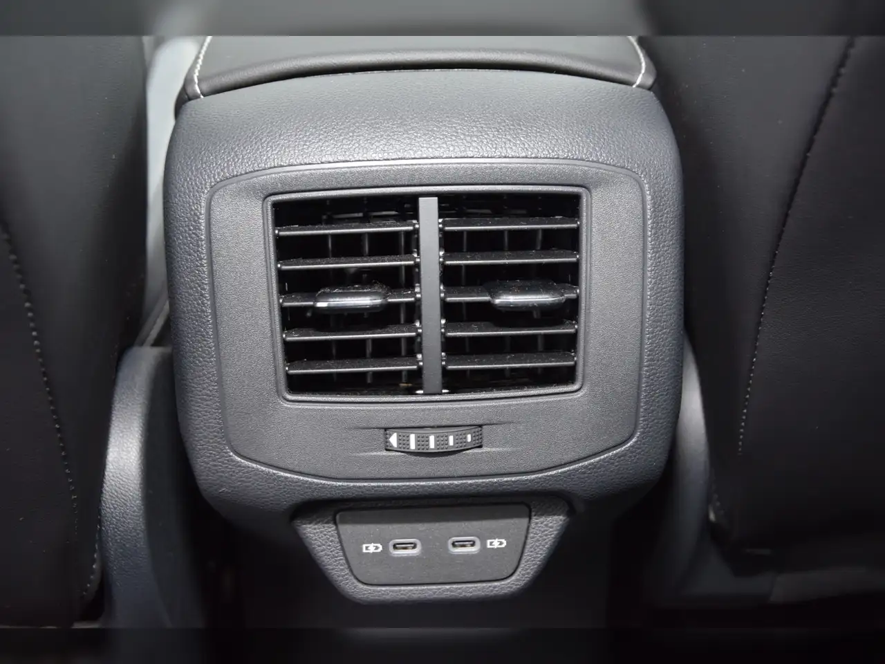 Volkswagen T-Roc TSI Goal AHK - LED - Navi 12