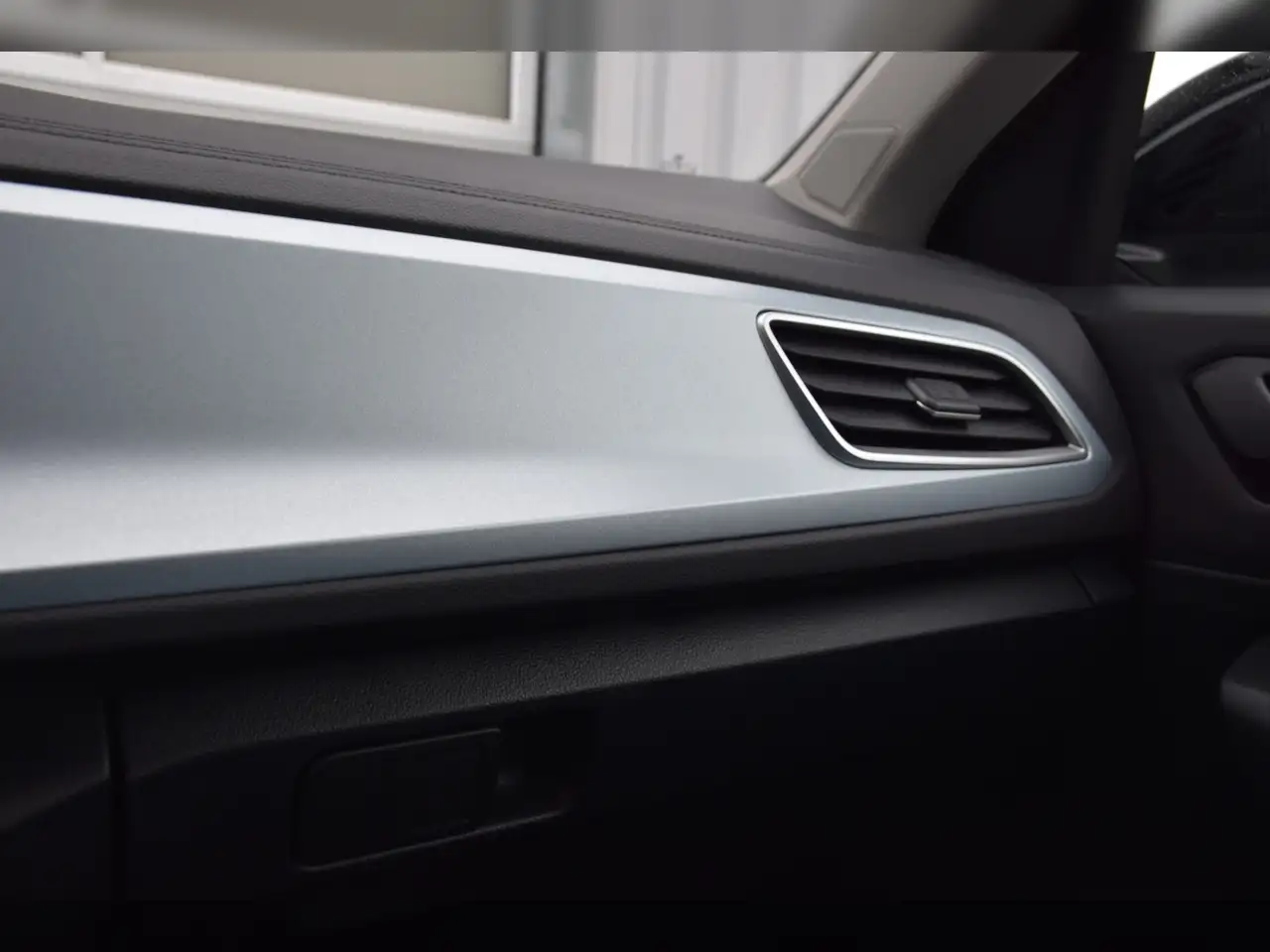 Volkswagen T-Roc TSI Goal AHK - LED - Navi 18