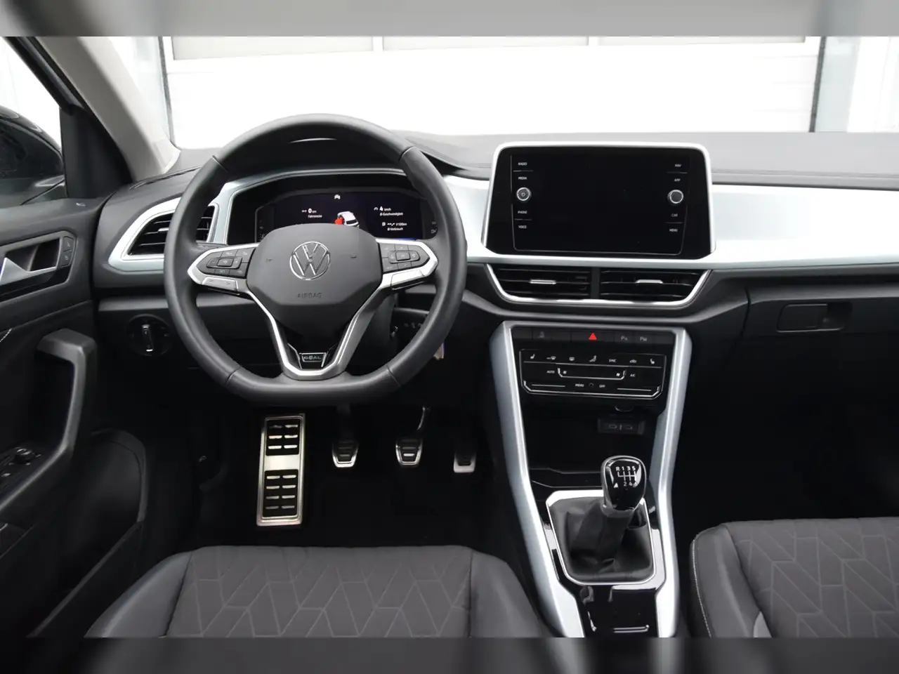 Volkswagen T-Roc TSI Goal AHK - LED - Navi 13
