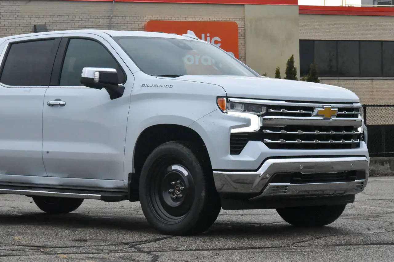 Chevrolet Silverado 1500 снимка Chevrolet Silverado 1500