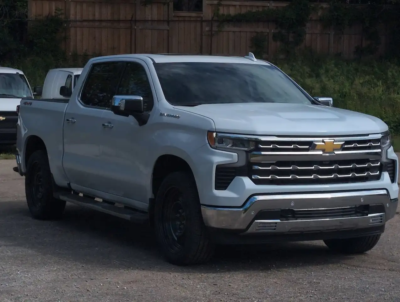Chevrolet Silverado 1500 photo Chevrolet Silverado 1500