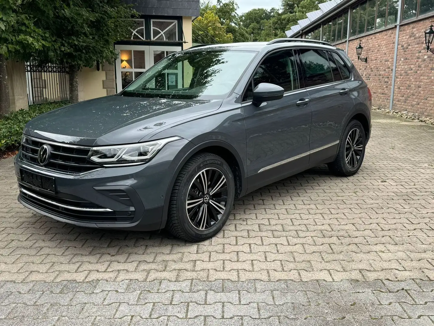 Volkswagen Tiguan Life Pano Matrix  DAB RFK Navi Gris - 2