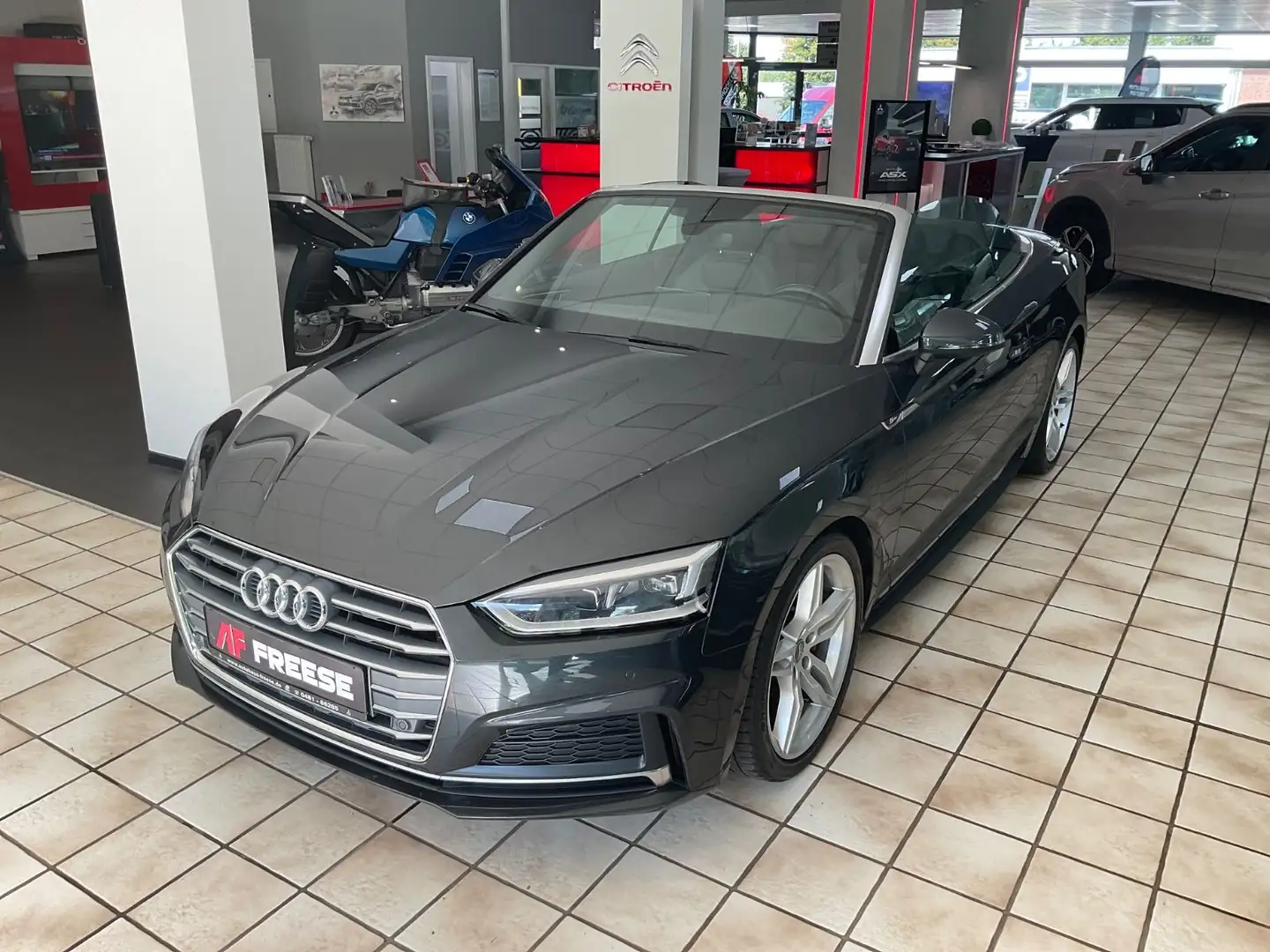 Audi A5 Cabriolet 40 TDI sport Grau - 1