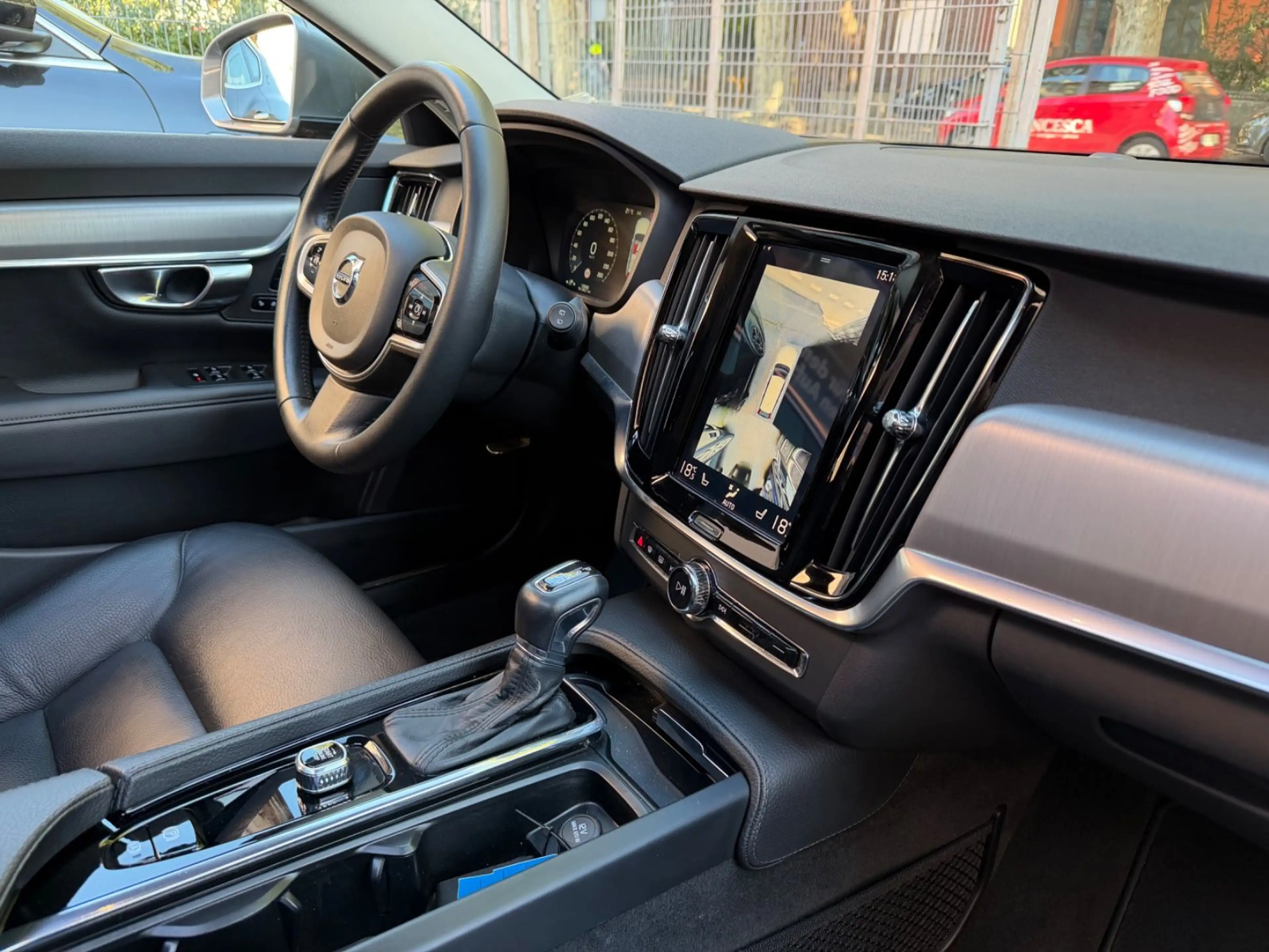 Volvo V90 Kombi Momentum Head-up Panorama Leder — photo 11