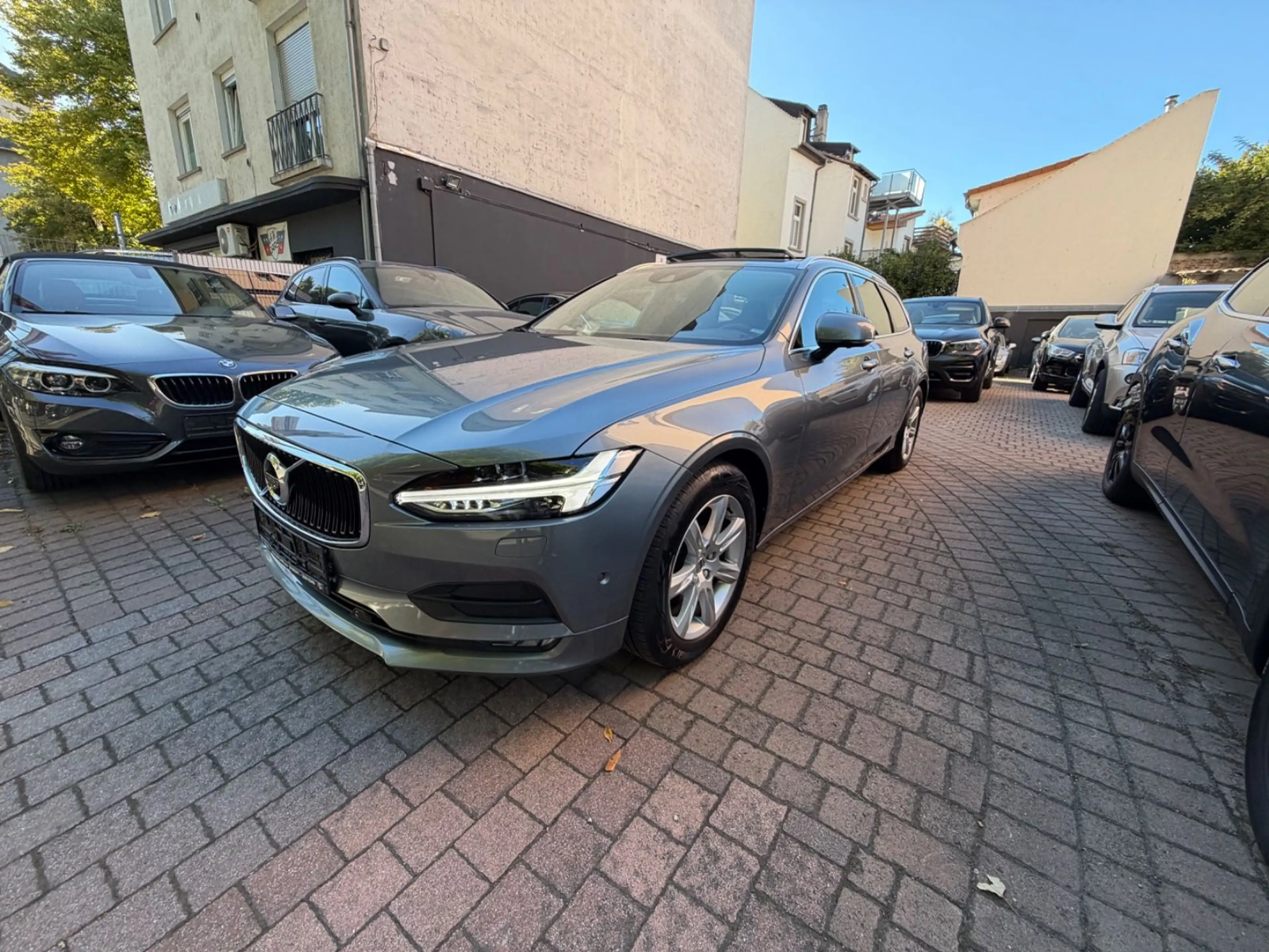 Volvo V90 Kombi Momentum Head-up Panorama Leder — photo 3