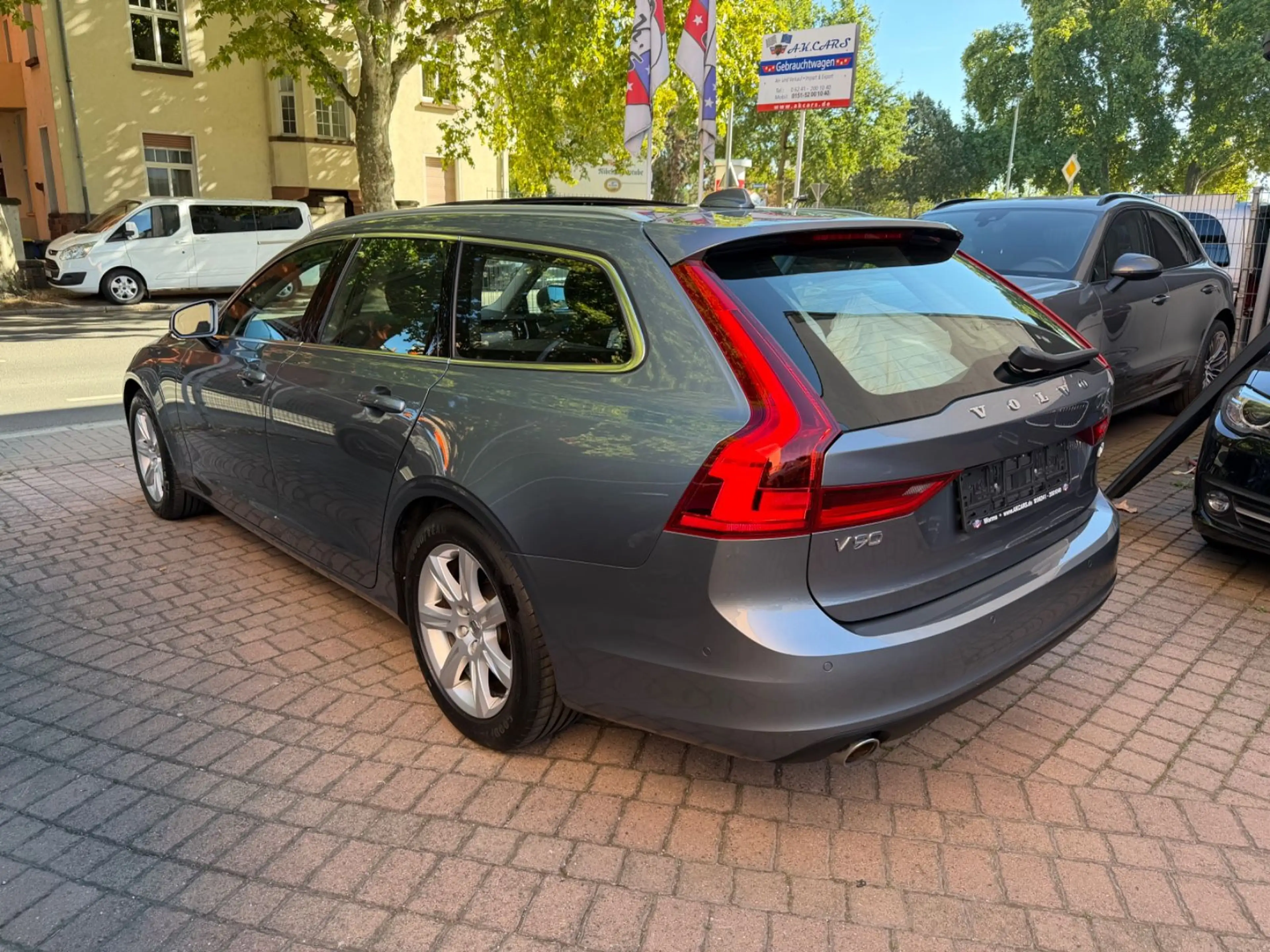 Volvo V90 Kombi Momentum Head-up Panorama Leder — photo 7