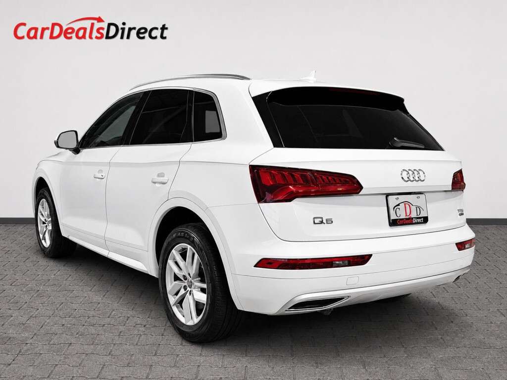 2018 Audi Q5 Luxurious 2.0 Komfort Quattro | Low KMs | Leather — снимка 1